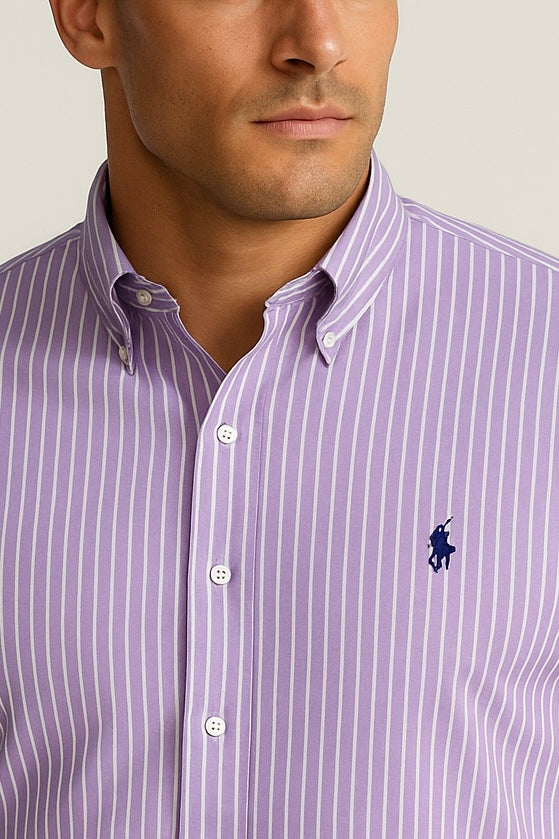 Camisa Polo Ralph Lauren 🏇🏼 con patron de rayas en color morado, azul navy y blanco Talla XL Entalle Regular