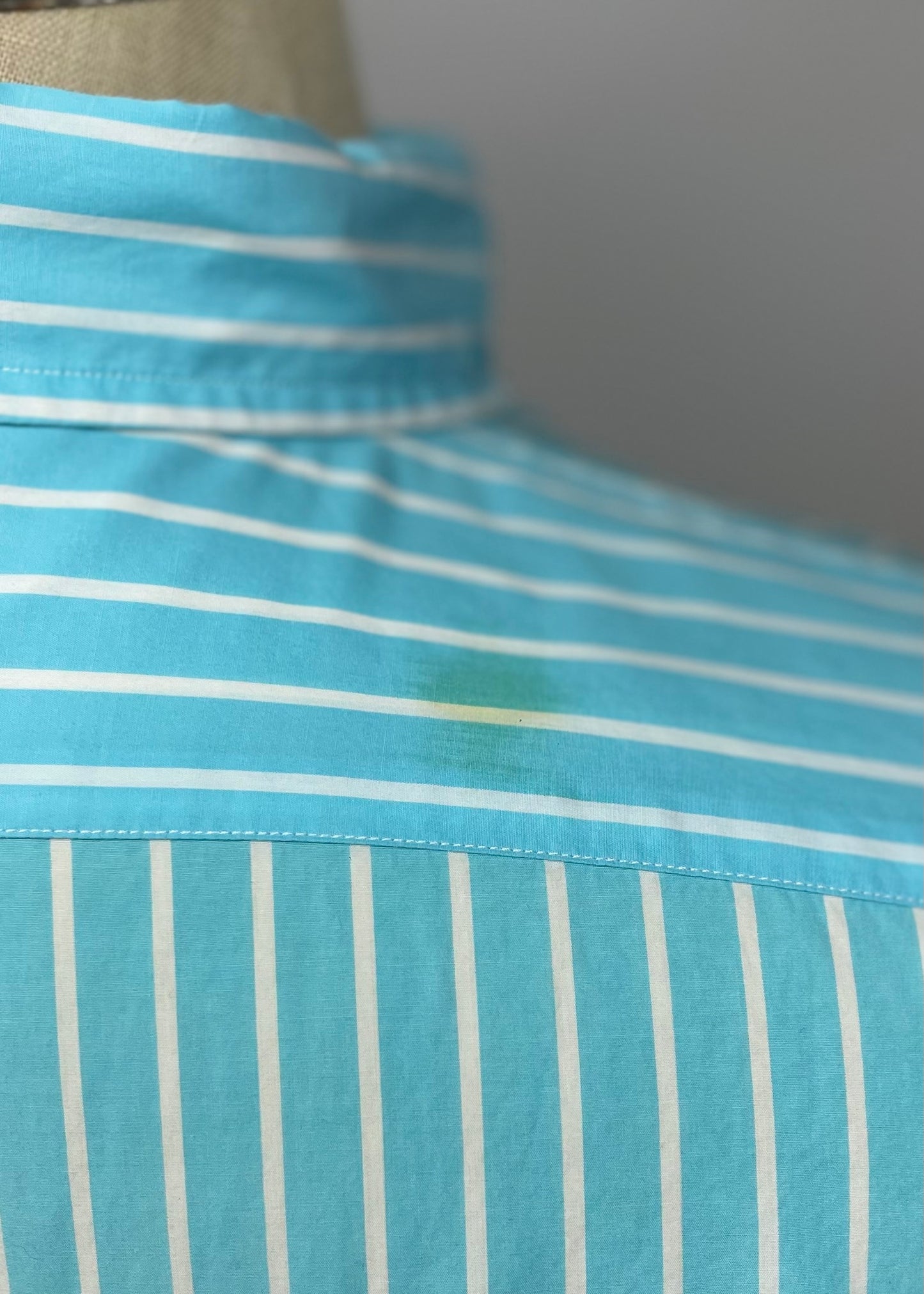 Camisa Polo Ralph Lauren 🏇🏼 Color turquesa con patron de rayas en color blanco Talla L Entalle Regular (ver descripción )