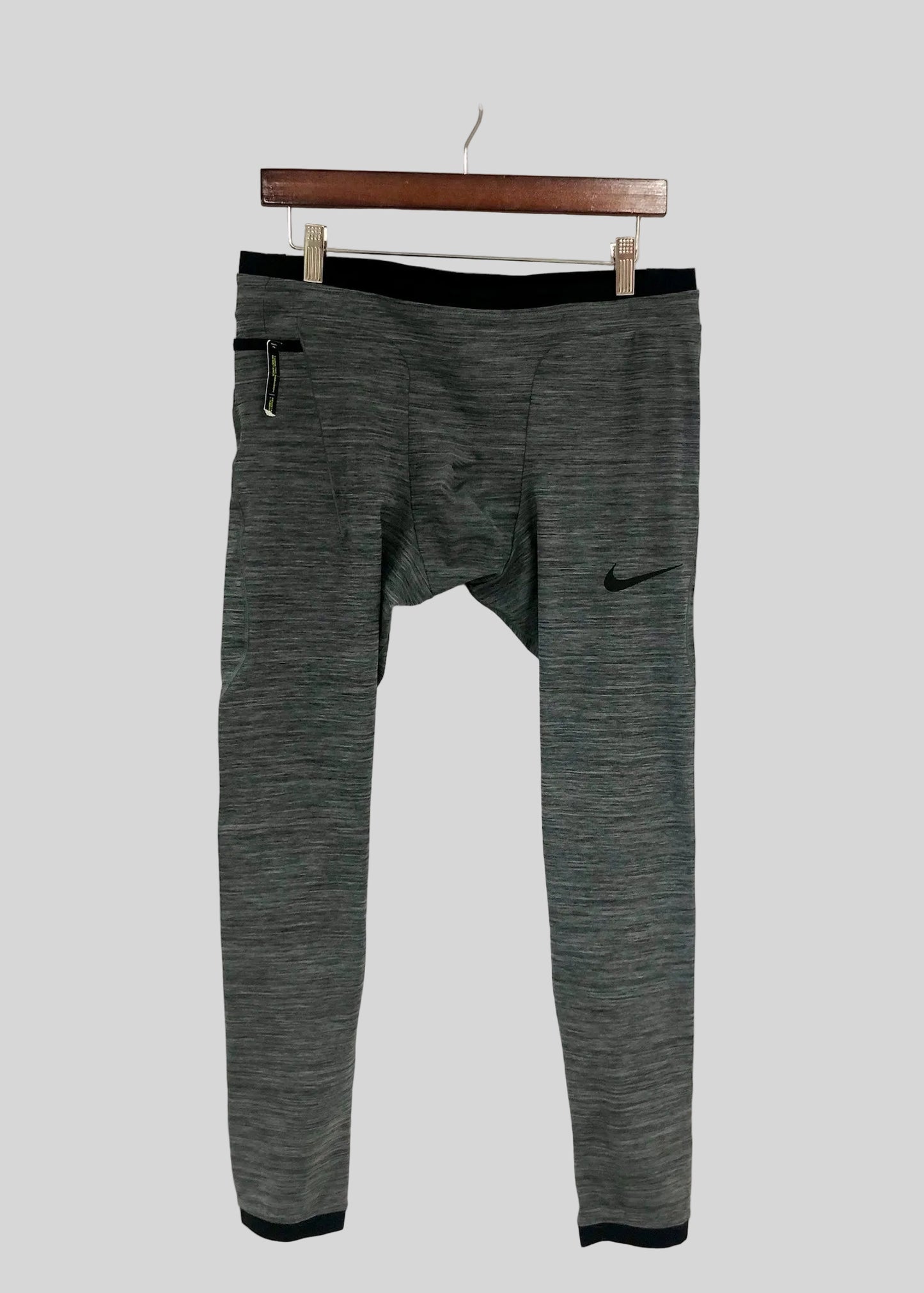 Mallas de entrenamiento Nike ✔️ Pro Dri-FIT para hombre en Color gris oscuro y logo en negro Talla XXL