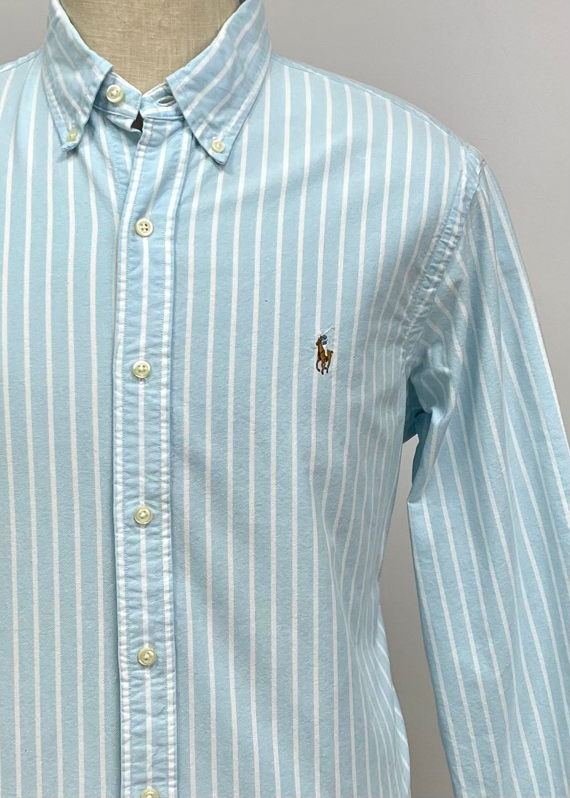 Camisa Polo Ralph Lauren 🏇🏼 Oxford color turquesa claro con rayas en color blanco Talla L Entalle Regular (ver descripción)