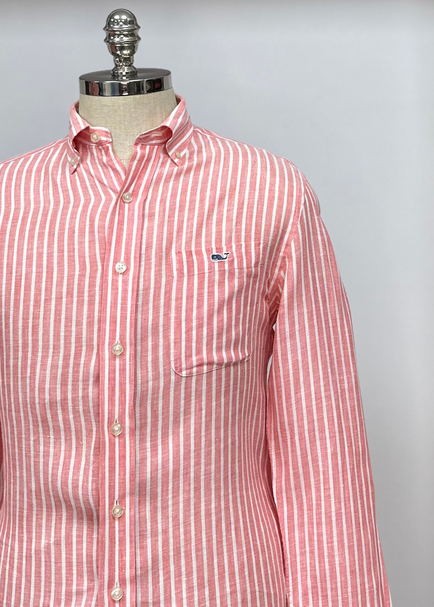 Camisa de lino Vineyard Vines 🐳 con patrón de rayas en color salmón y blanco Talla S Entalle Clásico