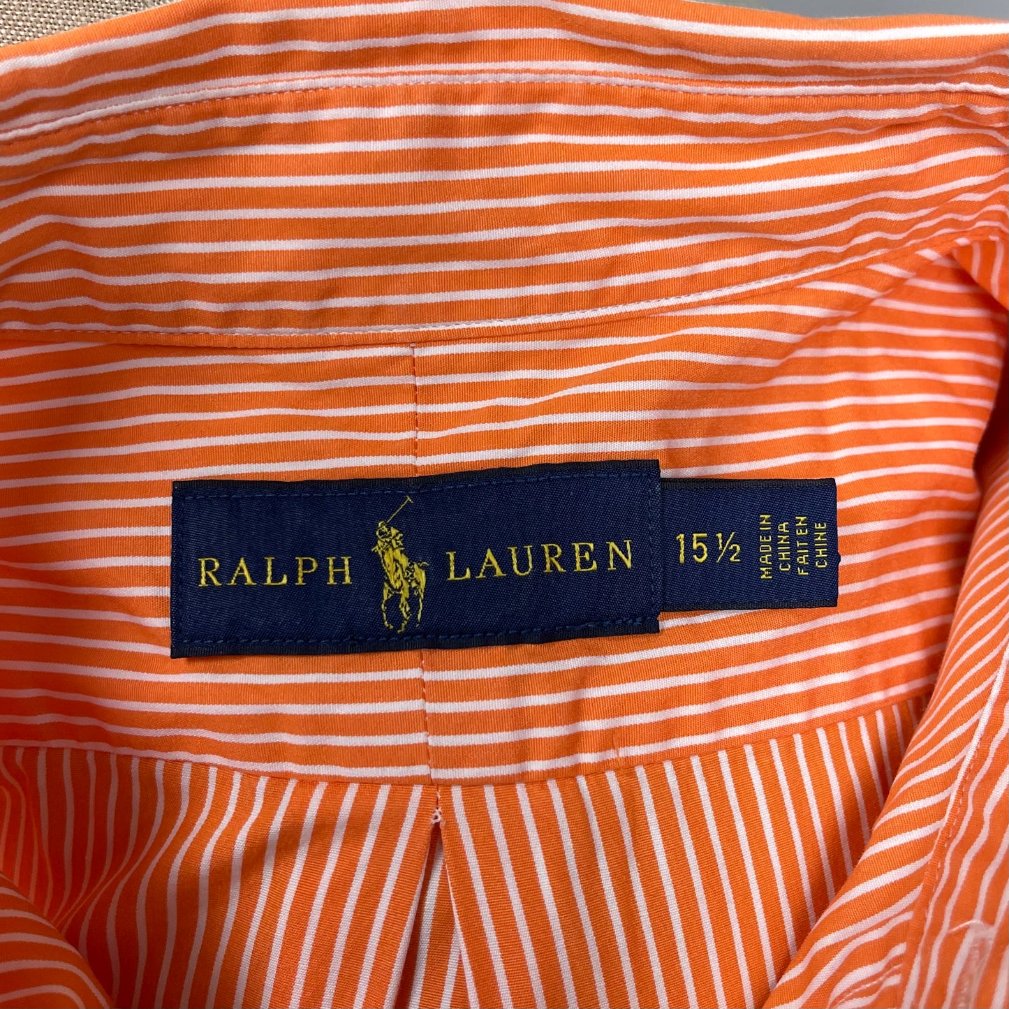 Camisa Polo Ralph Lauren 🏇🏼 con patron de rayas finas en color naranja y blanco Talla M Entalle Regular