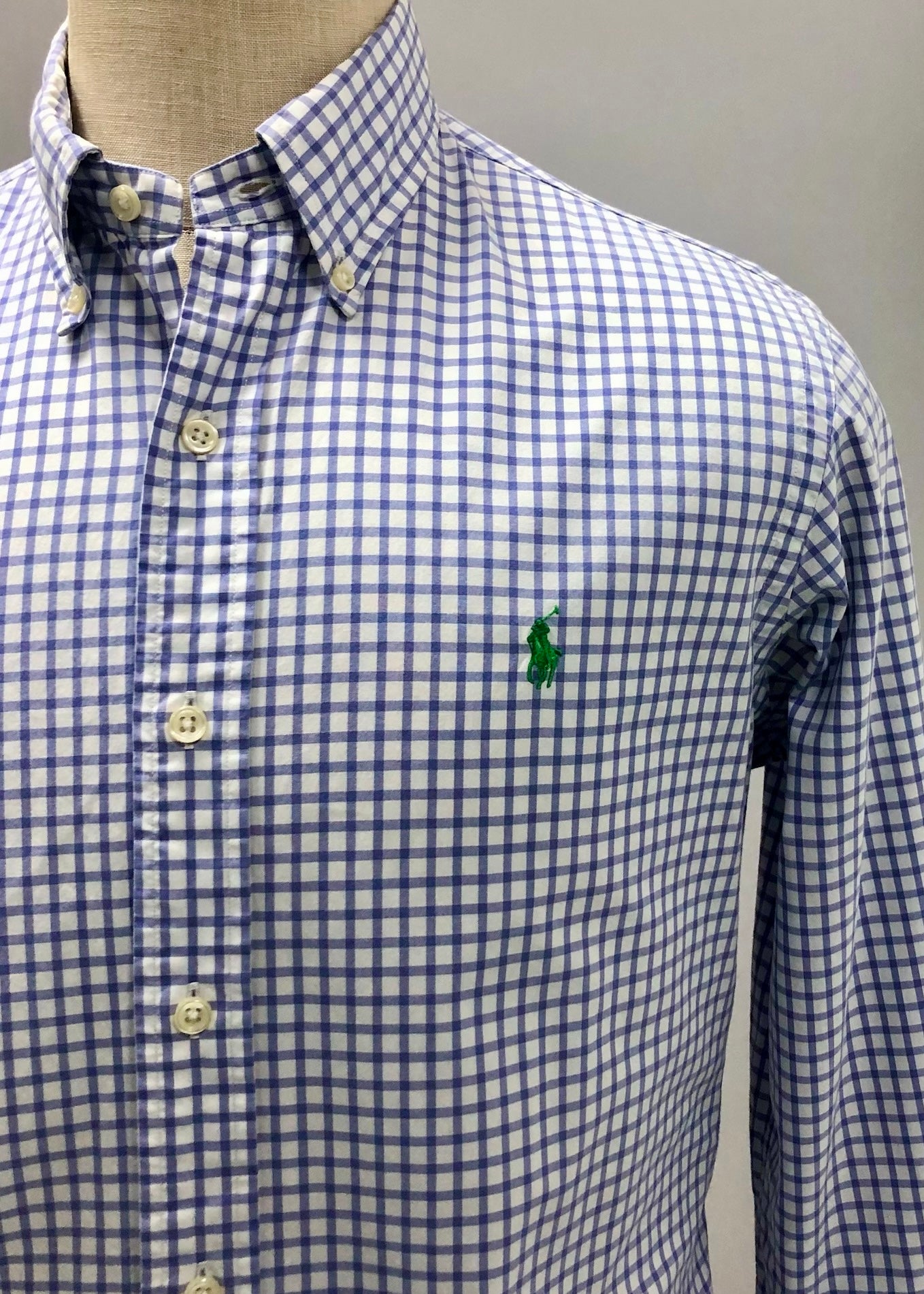 Camisa de botones Polo Ralph Lauren 🏇🏼 color blanco de cuadro azul Talla M Entalle Regular