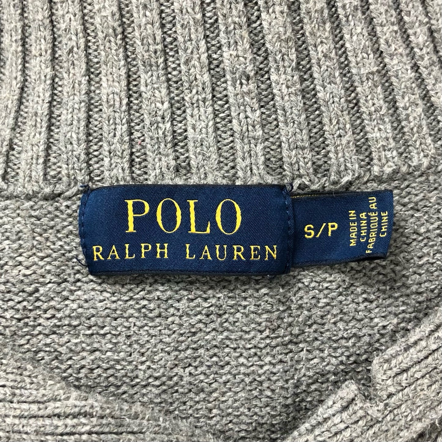 Sueter Jersey Polo Ralph Lauren 🏇🏼 color gris oscuro con logo en verde Talla S (ver descripción)