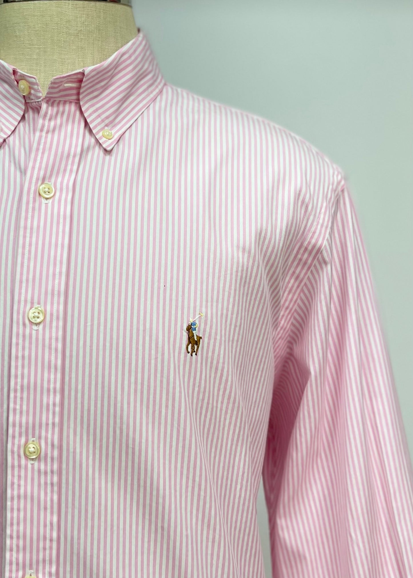 Camisa Polo Ralph Lauren 🏇🏼 con patron de rayas en color rosado y blanco Talla XL Entalle Regular