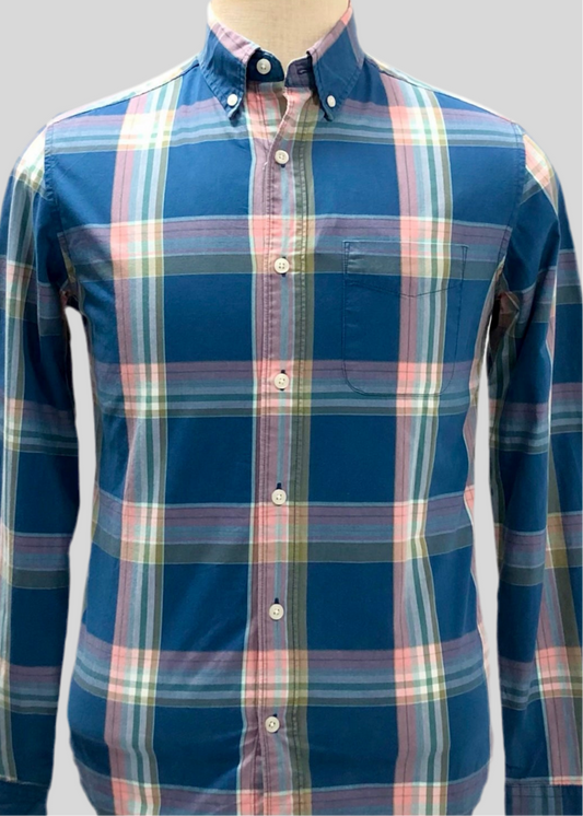 Camisa de botones American Eagle 🦅 de cuadros en color azul, rosado y blanco Talla XS Entalle Regular
