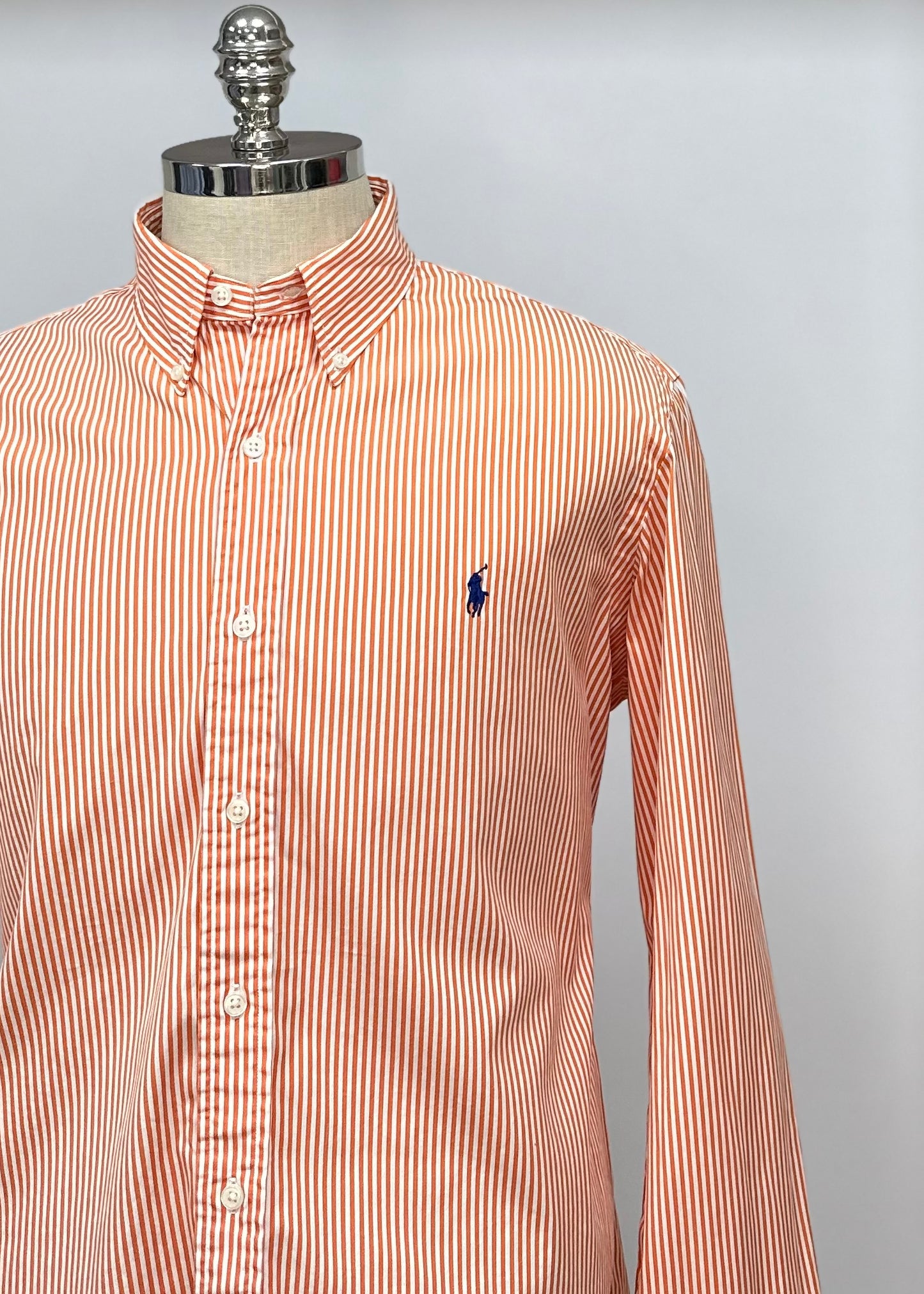 Camisa Polo Ralph Lauren 🏇🏼 color blanco con patron de rayas en color naranja Talla XL Entalle Regular