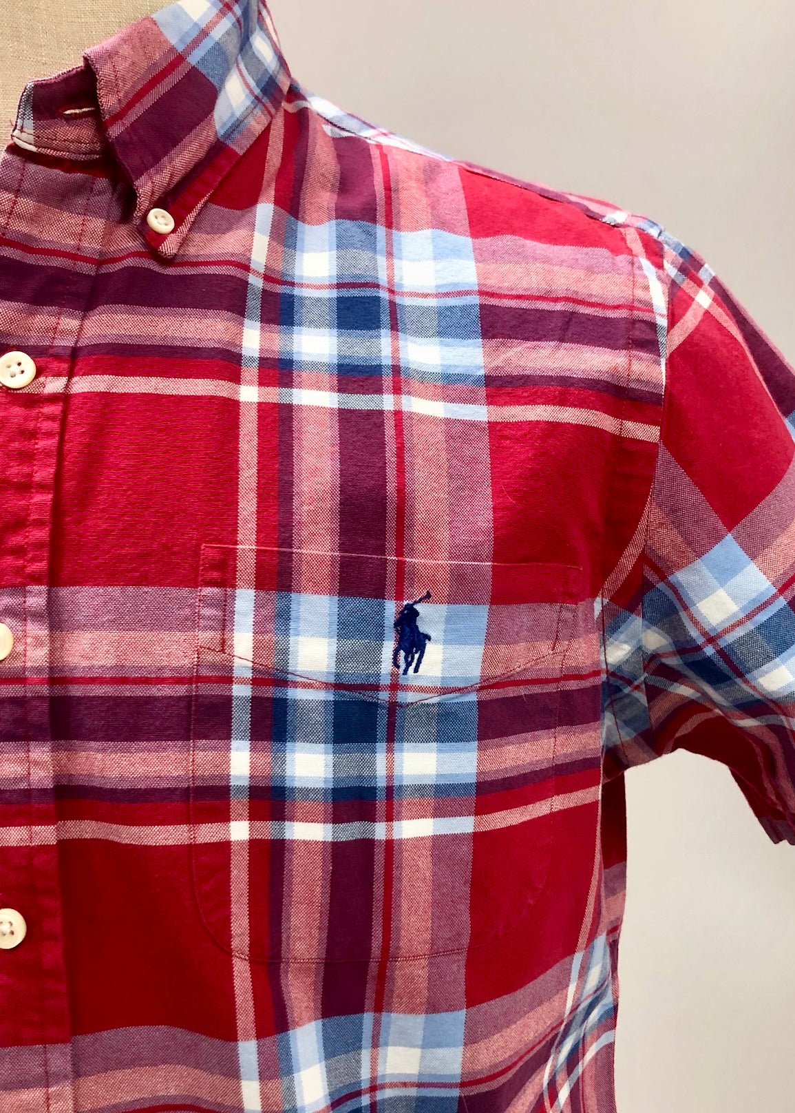 Camisa Polo Ralph Lauren 🏇🏼 Oxford con patron de cuadros en color rojo, azul y blanco Talla L Entalle Regular