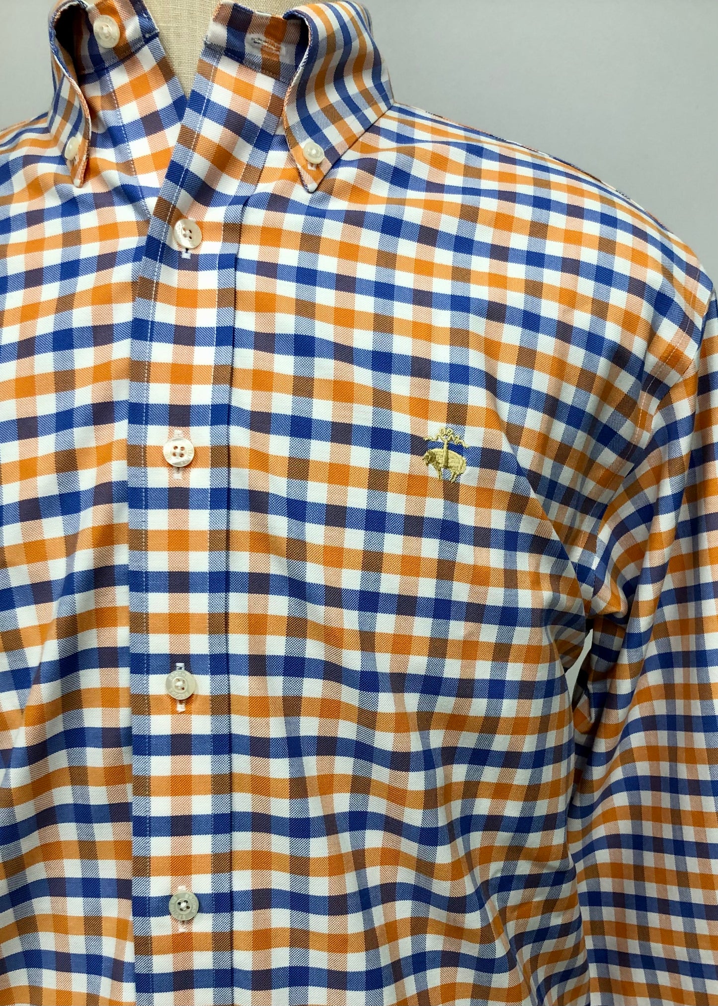 Camisa Brooks Brothers 🐑 color blanco con patrón de cuadros gingham en azul y naraja Talla L Entalle Regular