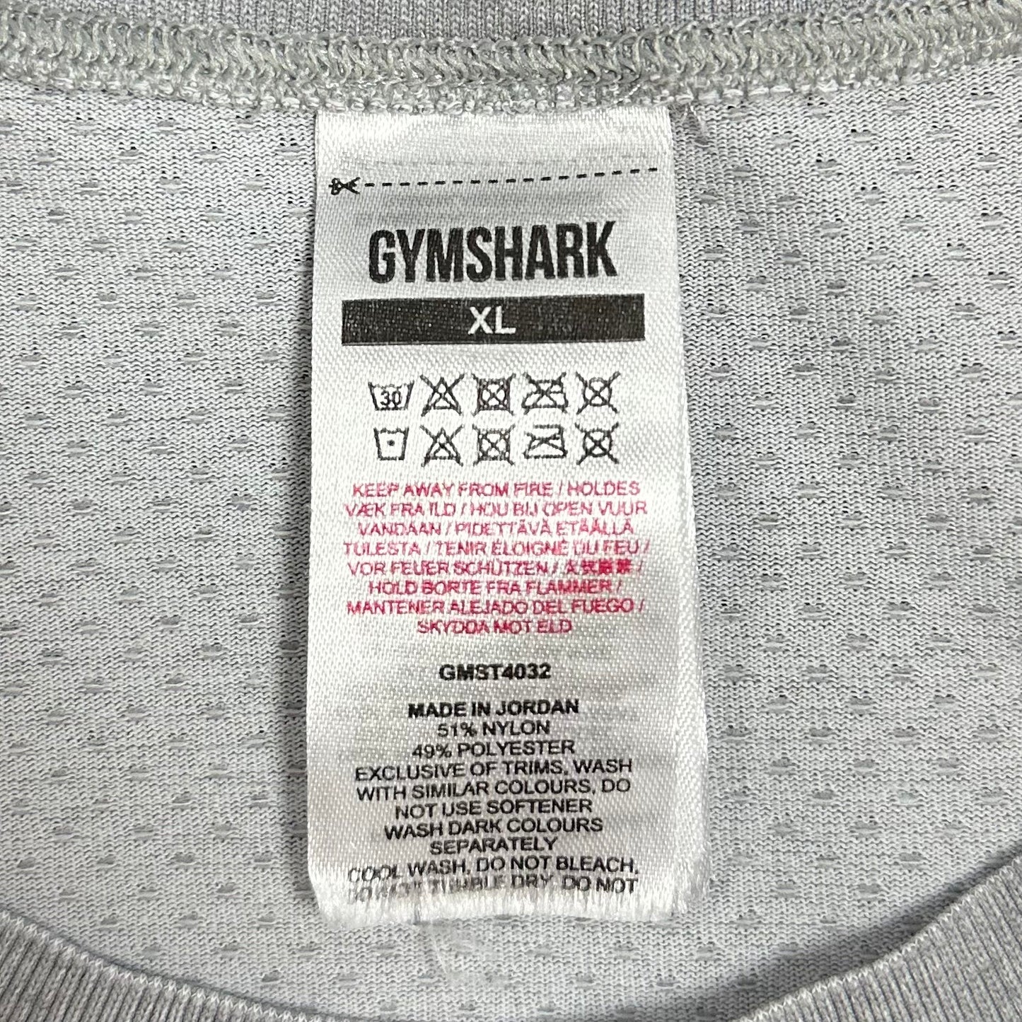 Camiseta de entrenamiento cuello redondo Gymshark 🏋🏽 color gris manga corta Talla XL (ver descripción)