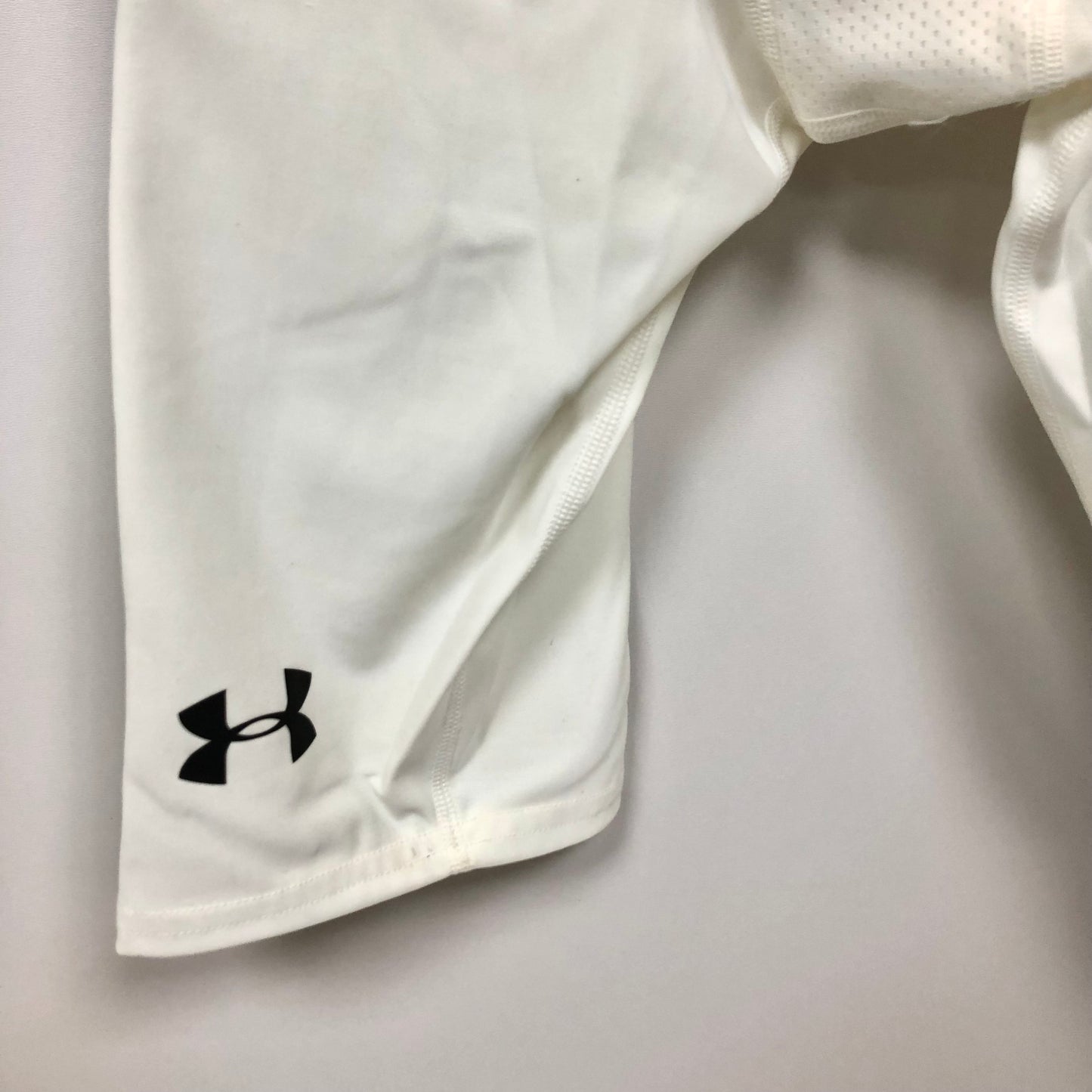 Short Deportivo de compresión Under Armour 🏋🏼‍♂️ Baselayer Tela performance Color blanco talla S