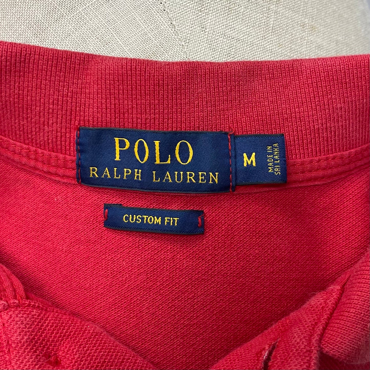 Camiseta Polo Ralph Lauren 🏇🏼 color rojo con logo big pony blanco Talla M Entalle Custom Fit (ver descripción)