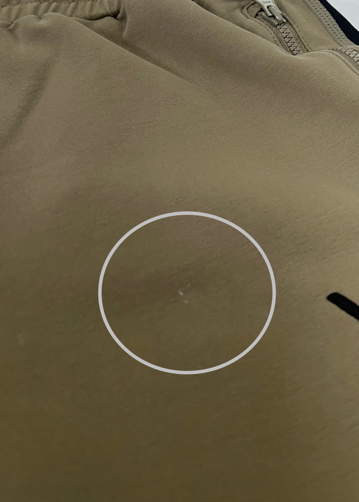 Short Lounge Vanquish 🏋🏼‍♂️ color kaki y logo en negro Talla L (ver descripción)