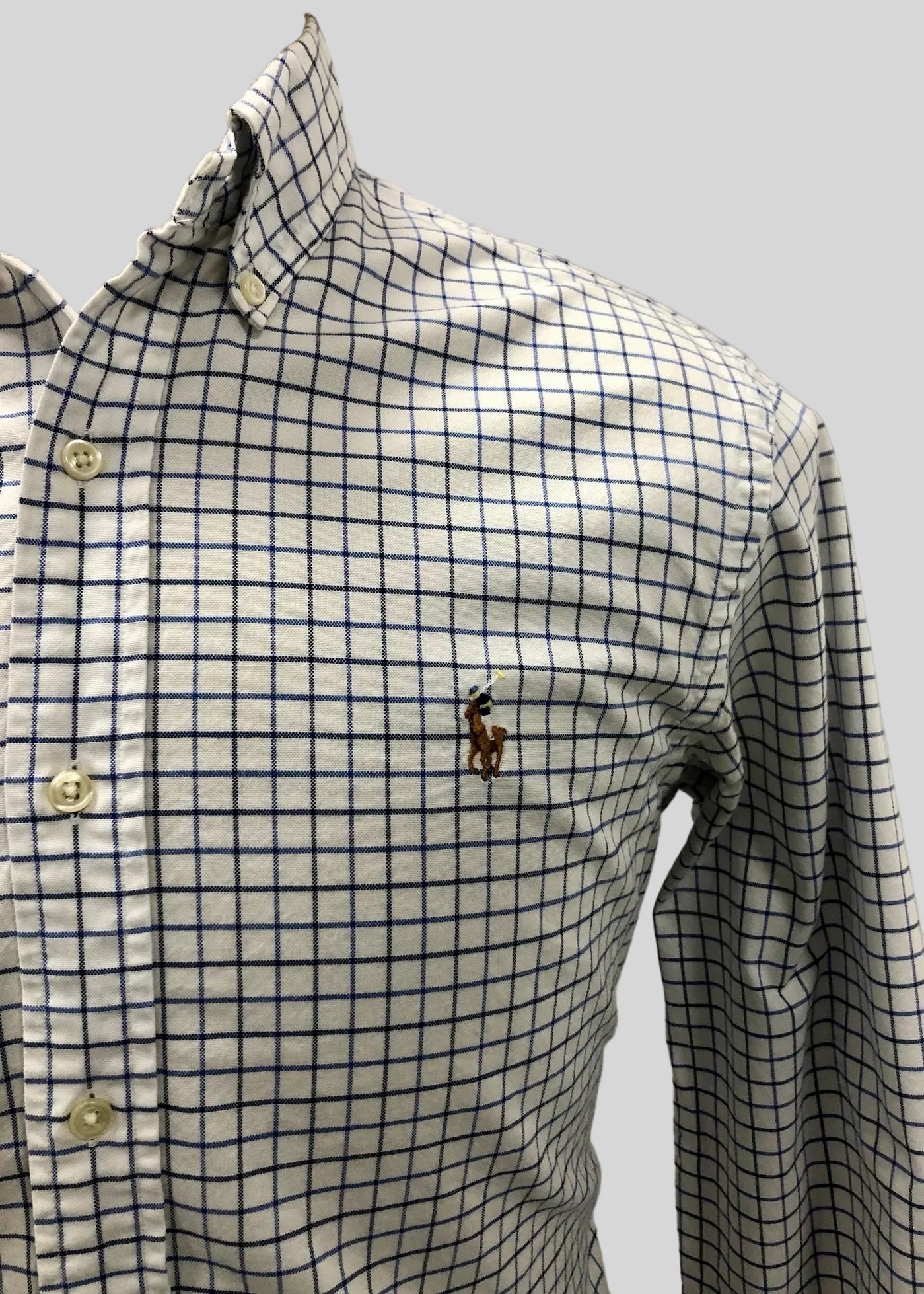 Camisa Polo Ralph Lauren 🏇🏼 Color blanco de cuadros en azul navy Talla M Entalle Slim Fit