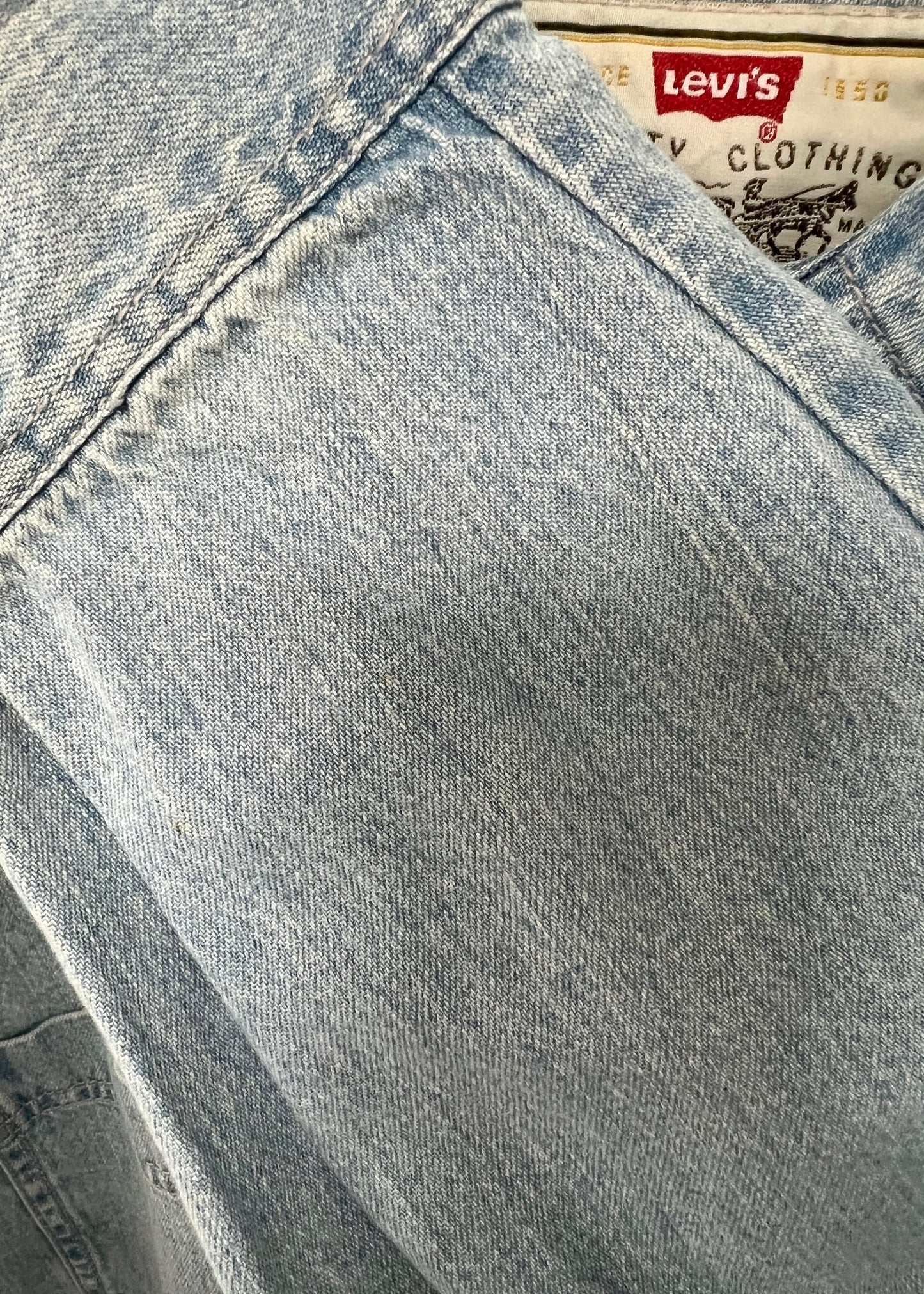 Camisa de jeans Levis 👖color celeste Talla XL Entalle Regular (ver descripción)