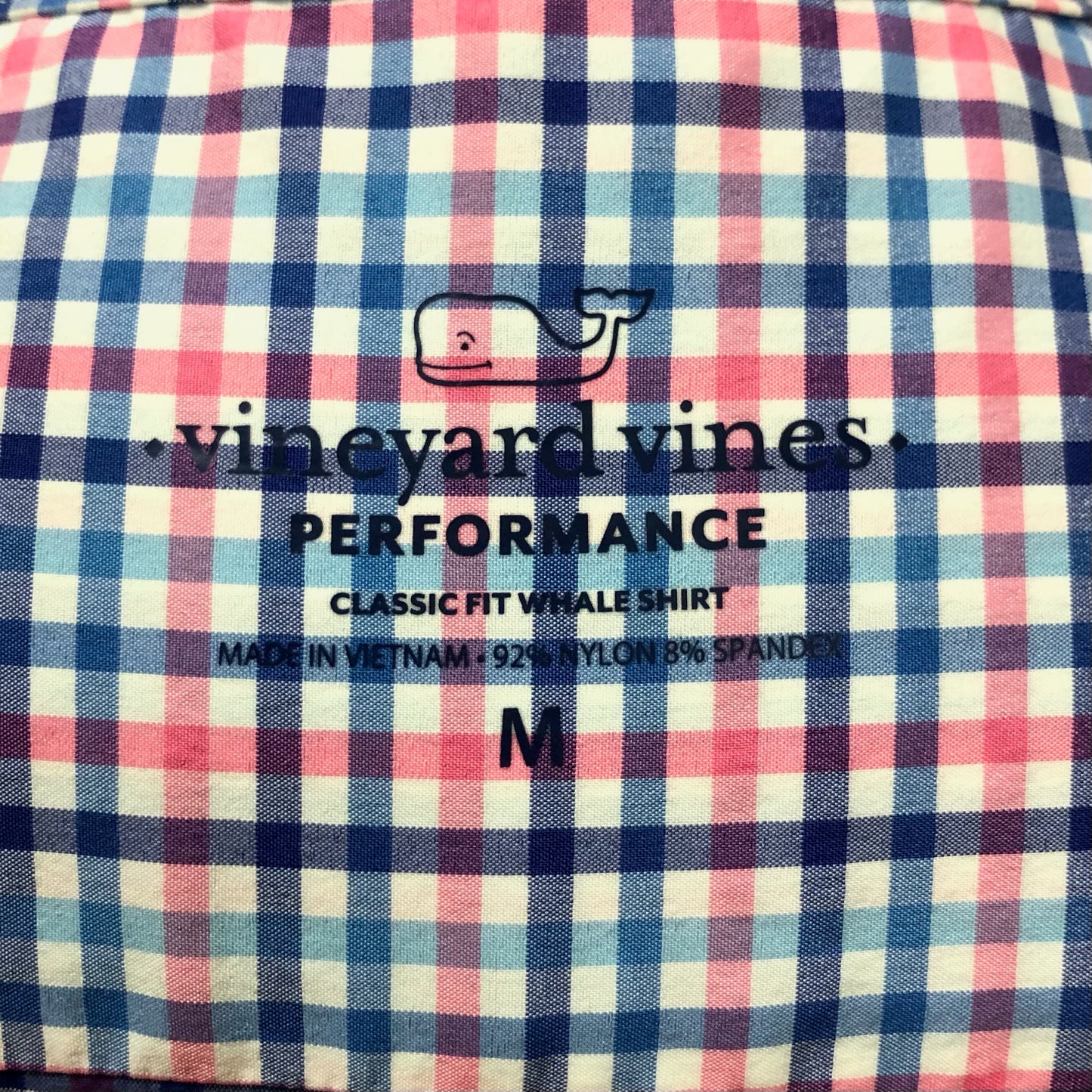 Camisa de botones Vineyard Vines 🐳 Performance de cuadros en color rosado, azul y blanco Talla M Entalle Clásico
