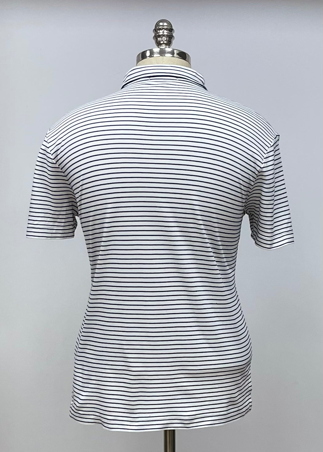 Camiseta Polo Ralph Lauren 🏇🏼color blanco con patrón de rayas en color negro Talla M Entalle Regular