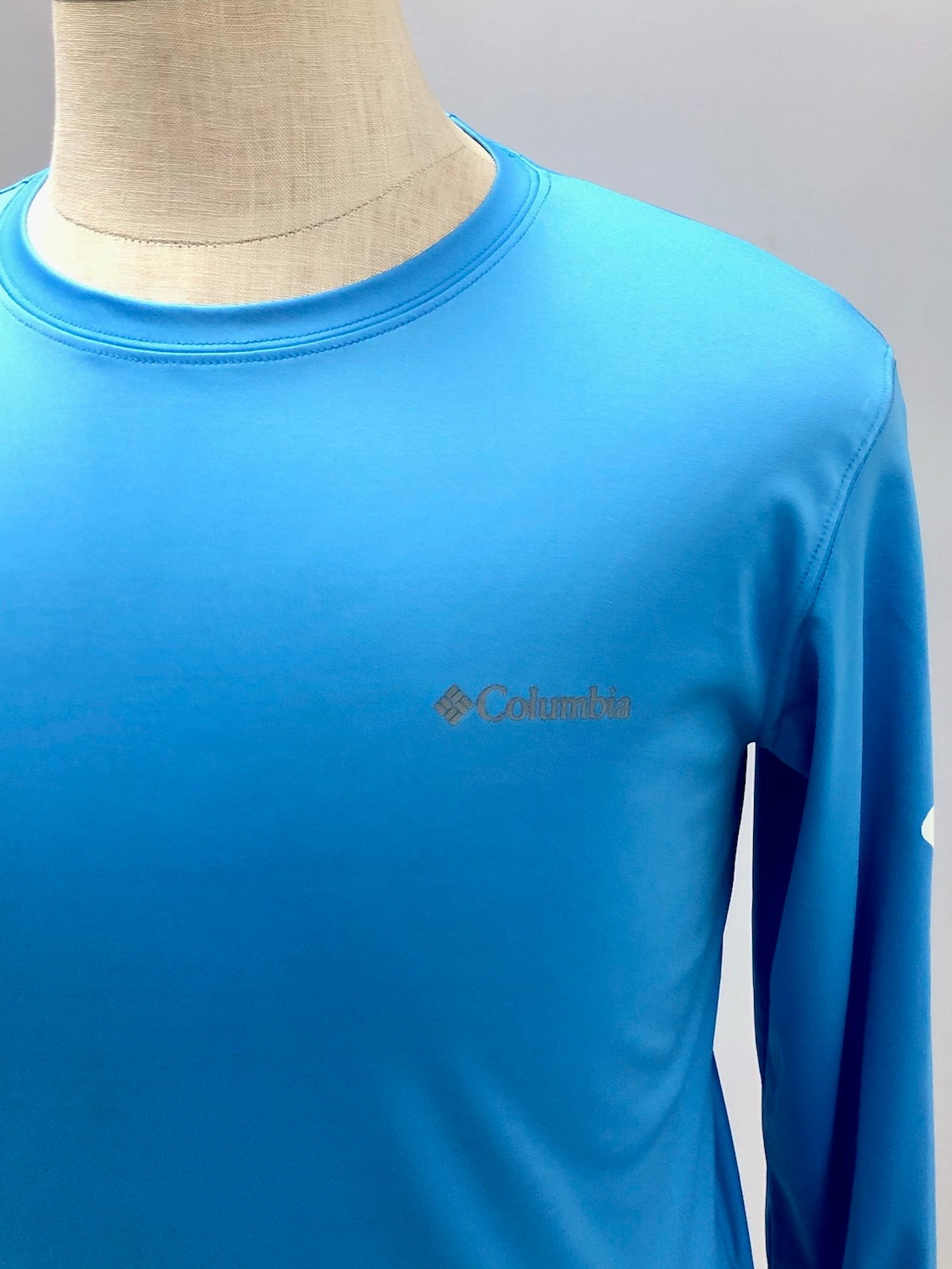 Camiseta cuello redondo Columbia 🔷 color azul manga larga Talla S
