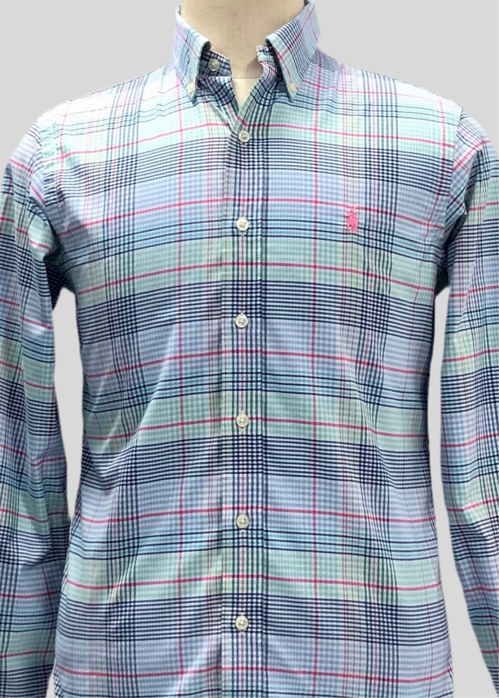 Camisa Polo Ralph Lauren 🏇🏼 Performance blanca de cuadros celeste, azul, rojo y verde Talla S Entalle Clásico
