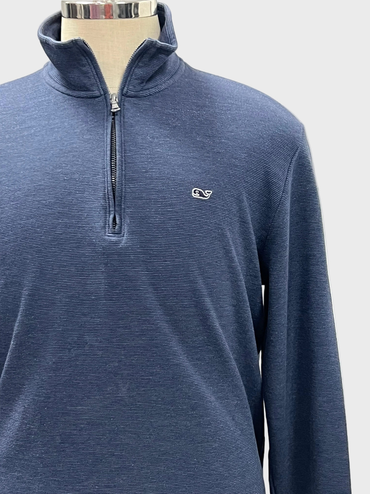 Sueter Jersey Quarter-Zip Vineyard Vines 🐳 color azul grisáceo Talla L