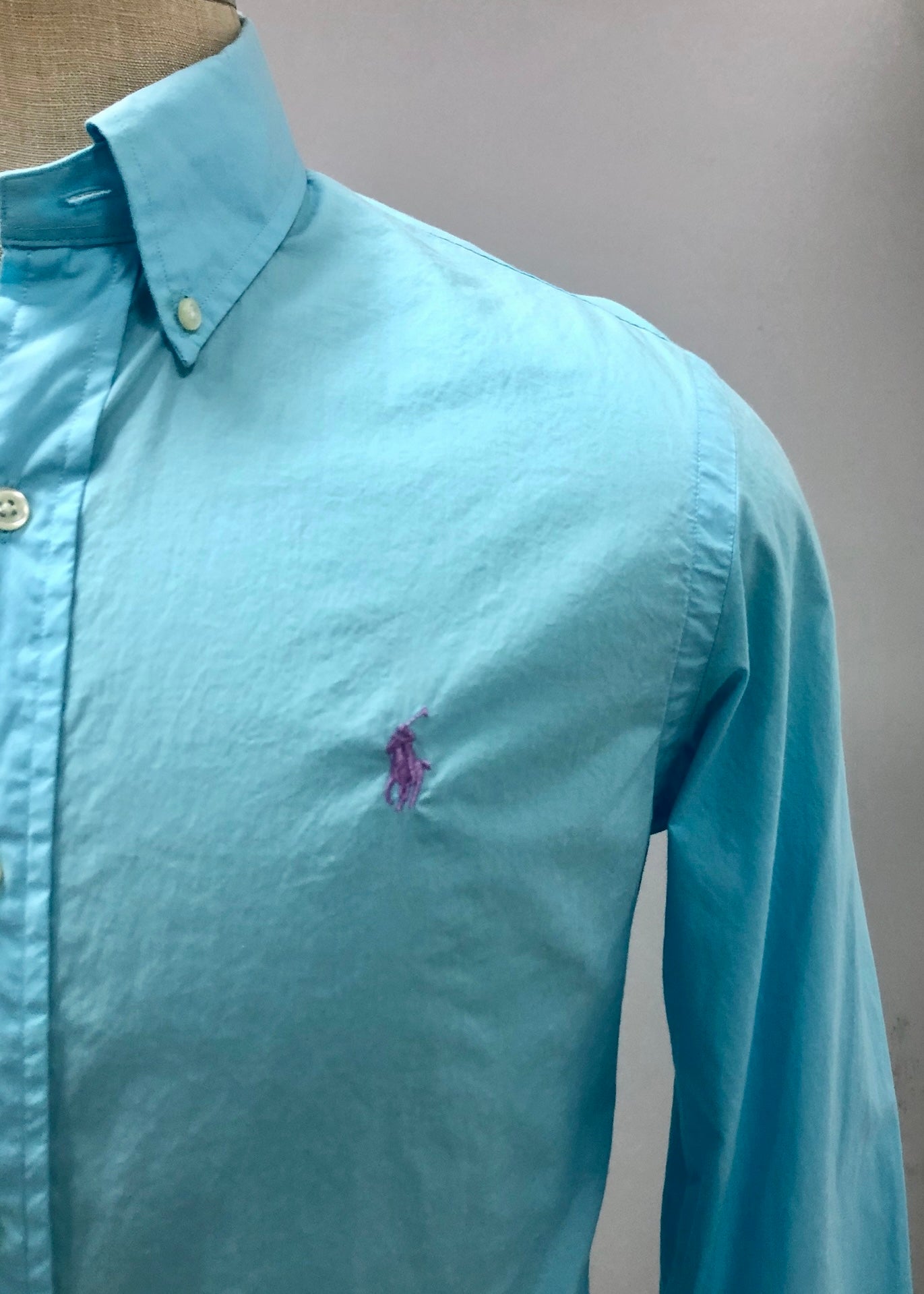 Camisa de botones Polo Ralph Lauren 🏇🏼 Algodon ligero en color celeste Talla S Entalle Regular