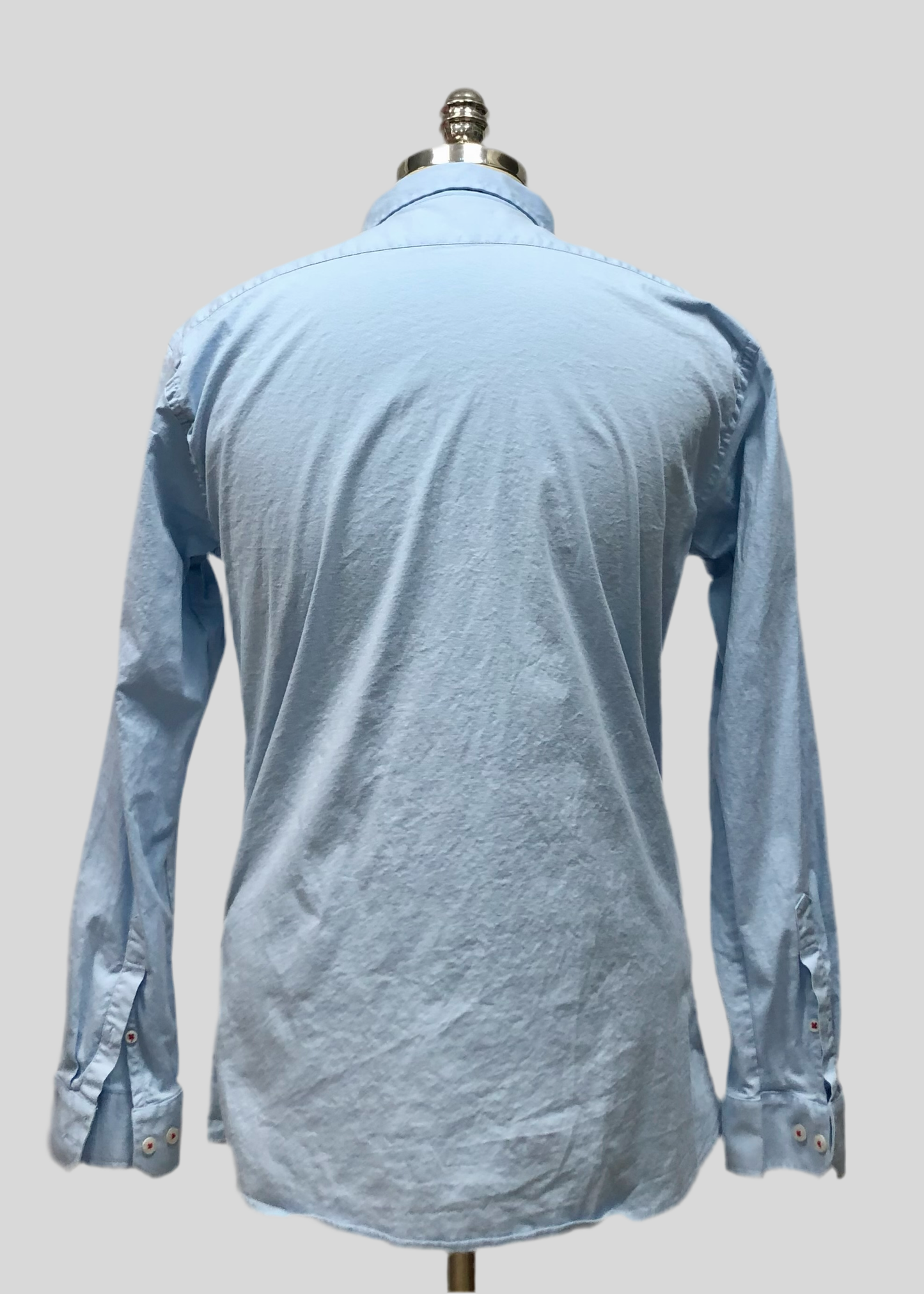 Camisa de botones Carolina Herrera color celeste Talla M Entalle Regular (ver descripción)