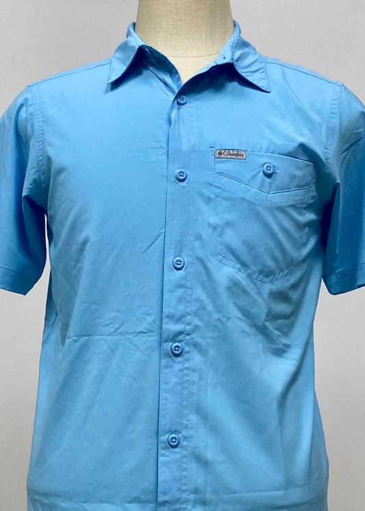 Camisa Columbia 🔹color celeste Manga corta Talla S