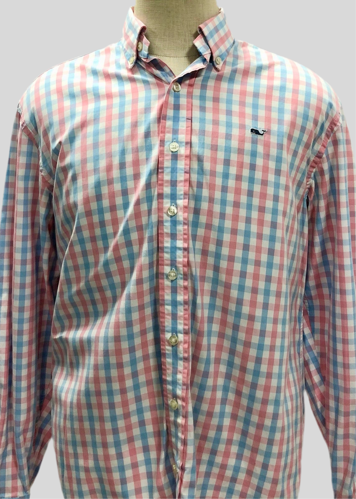 Camisa de botones Vineyard Vines 🐳 color blanco con patrón de cuadros en color rosado y celeste Talla M Entalle Regular