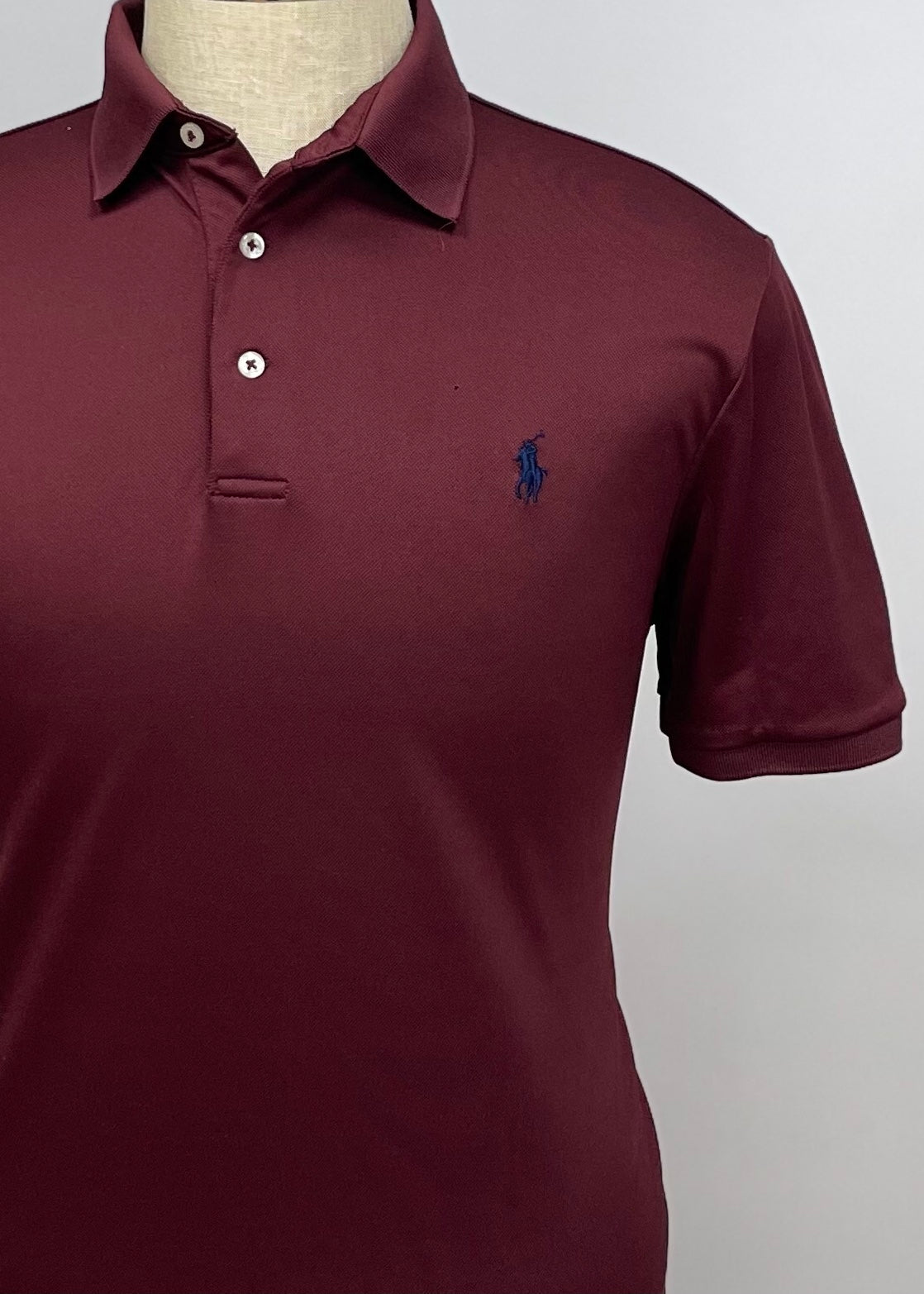 Camiseta Polo Ralph Lauren 🏇🏼 Tela performance color rojo oscuro Talla M Entalle Regular