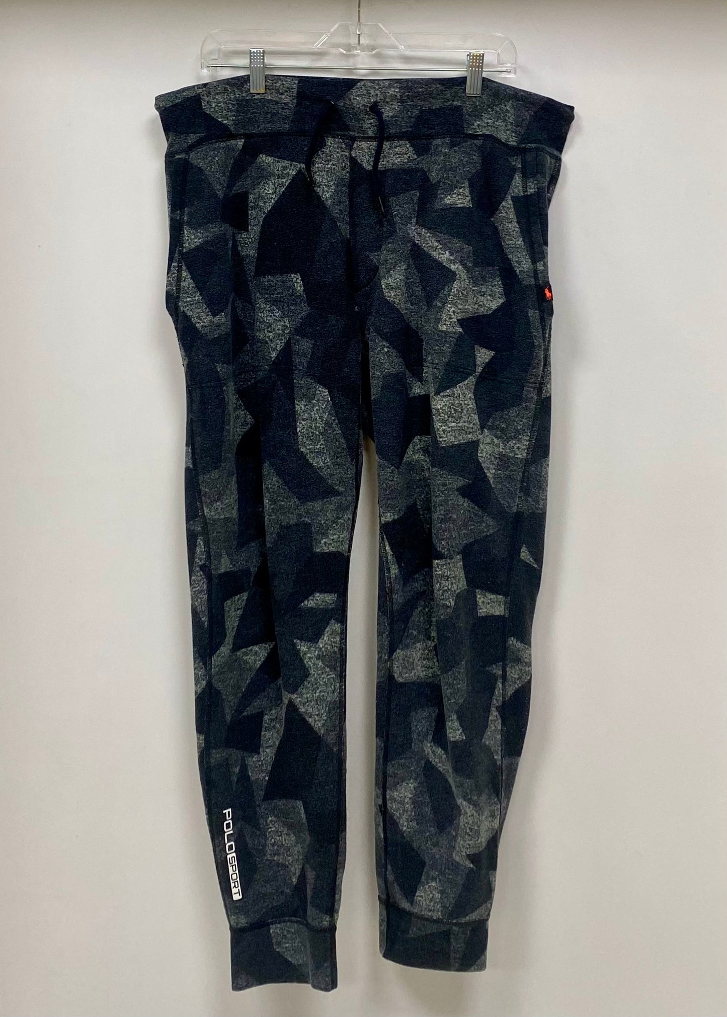 Pantalon Jogger Polo Ralph Lauren 🏇🏼 con diseño de grafiti en color gris y negro Talla XL