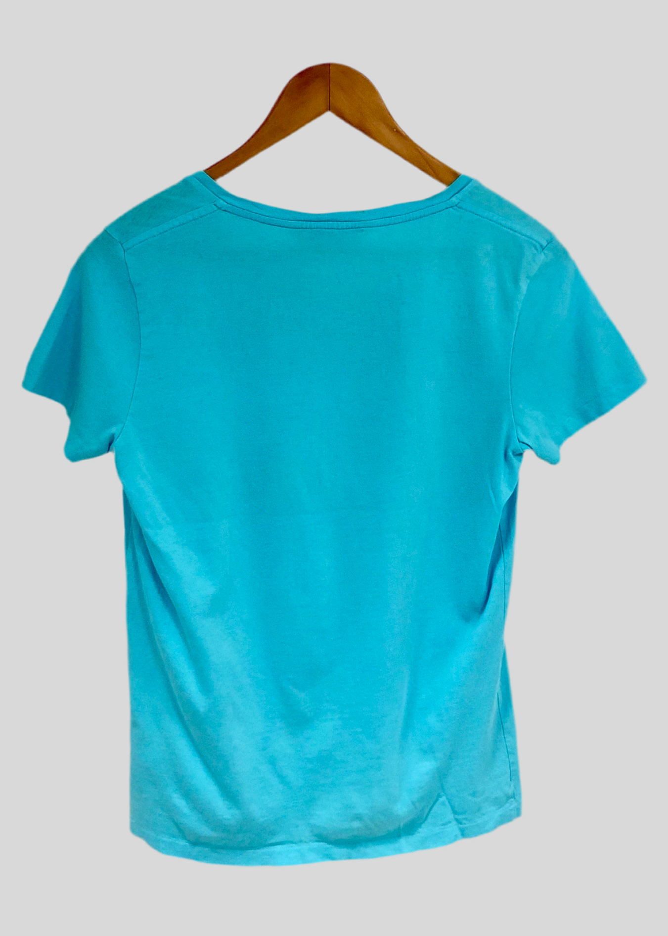 Camiseta de mujer cuello V Polo Ralph Lauren 🏇🏼 color turquesa con logo en azul navy Talla M Entalle Regular