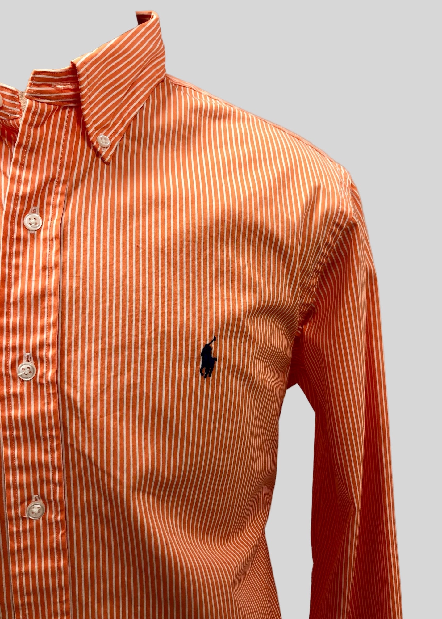 Camisa Polo Ralph Lauren 🏇🏼 con patron de rayas finas en color naranja y blanco Talla XL Entalle Regular