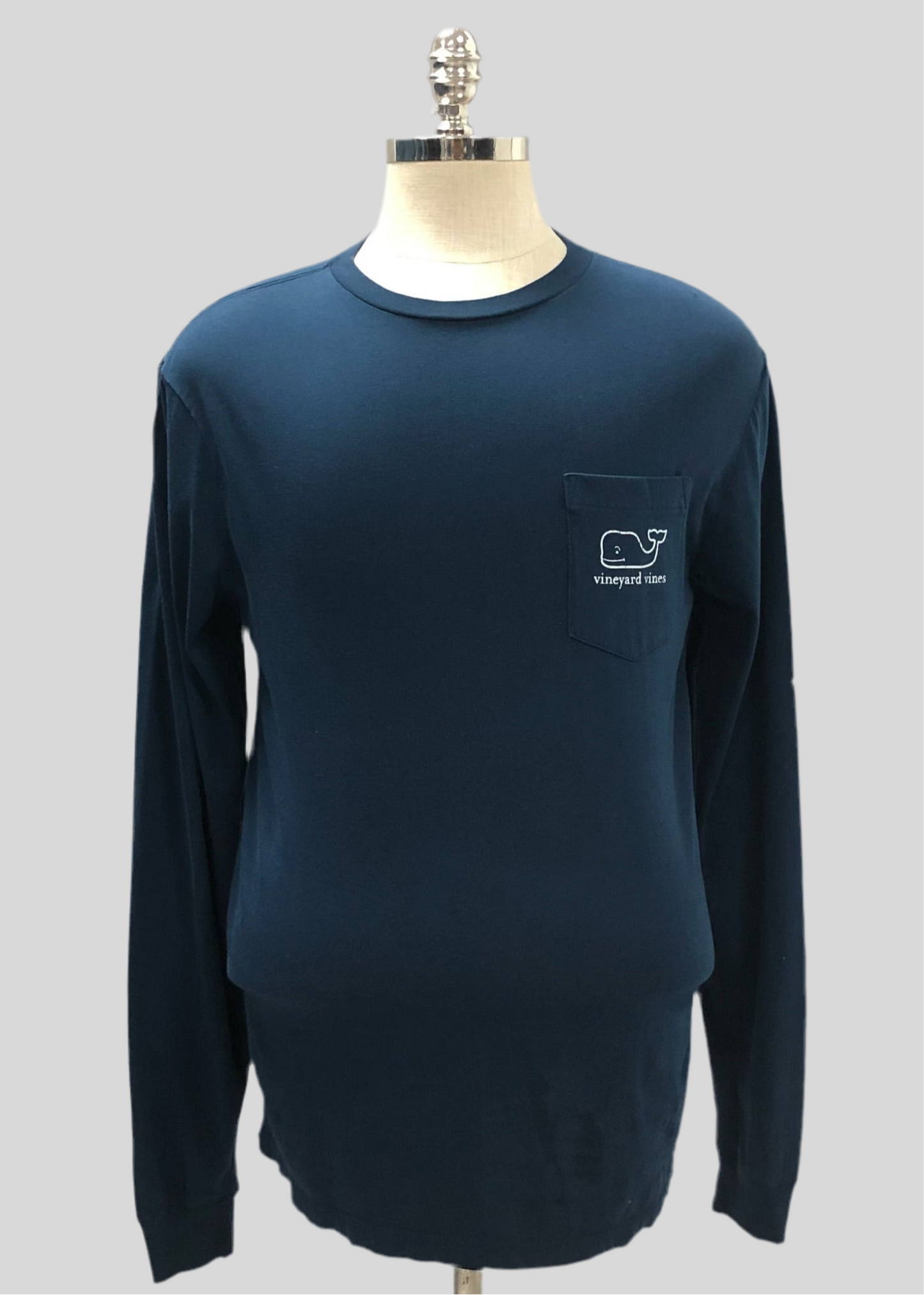 Camiseta cuello redondo Vineyard Vines 🐳 color azul navy con Diseño de ballena en blanco Talla M