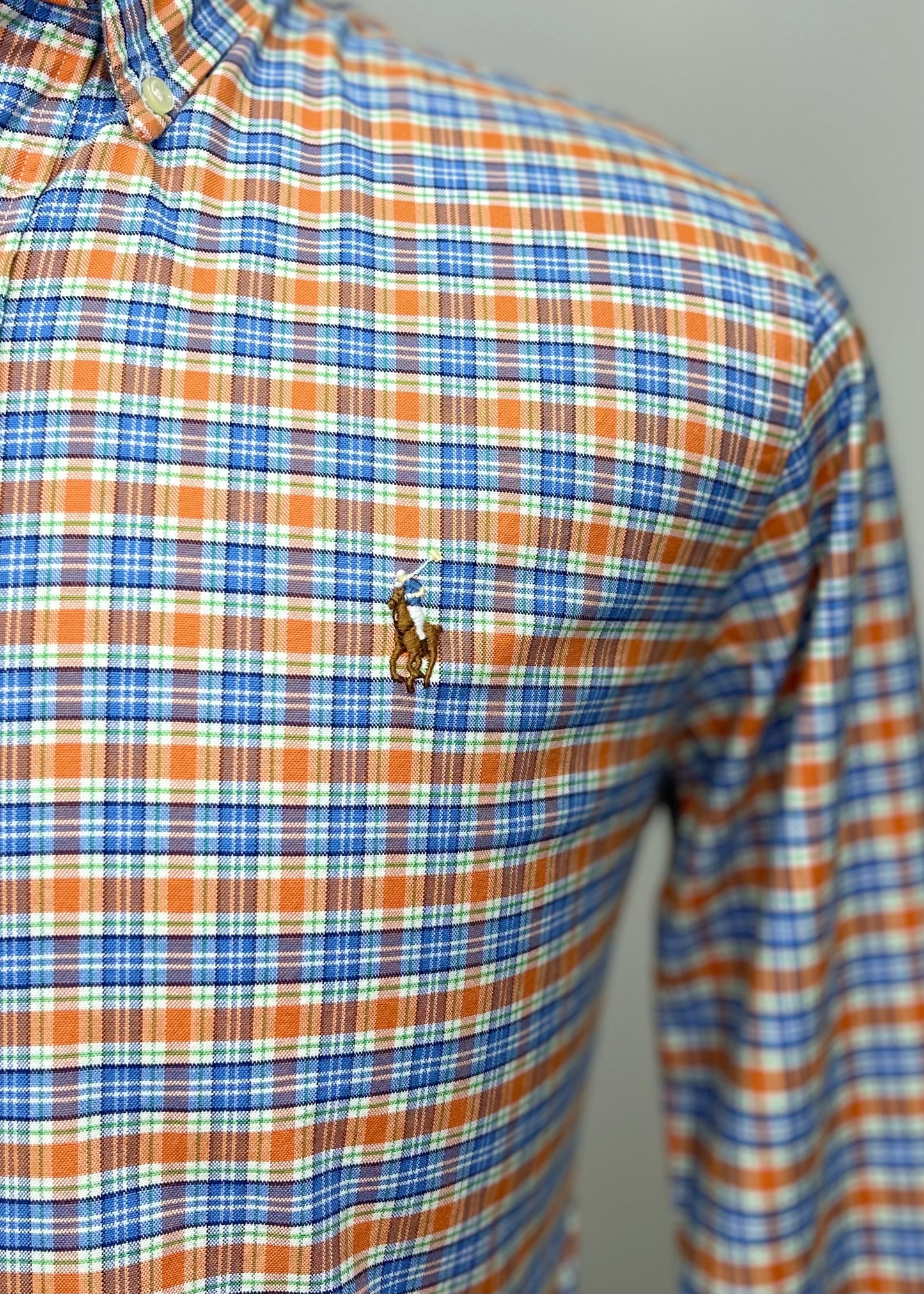 Camisa Polo Ralph Lauren 🏇🏼 Oxford con patron de cuadros tartán en color naranja, azul y blanco Talla M Entalle Slim Fit