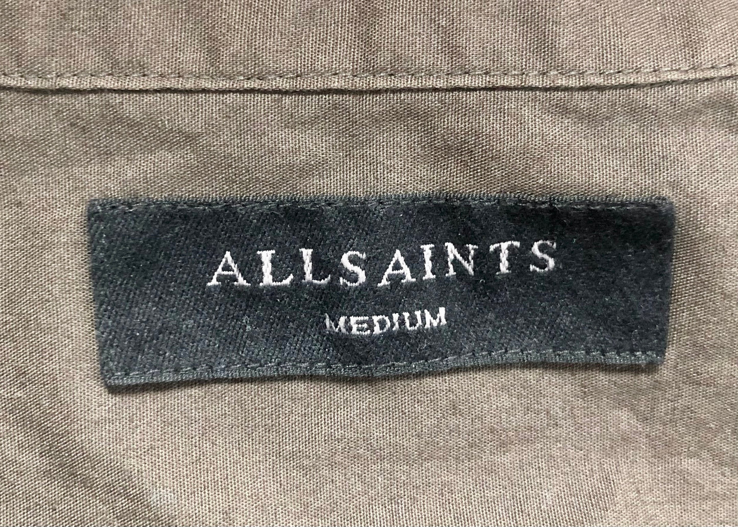 Camisa de botones Allsaints 🦌 color marrón oscuro Talla M Entalle Regular