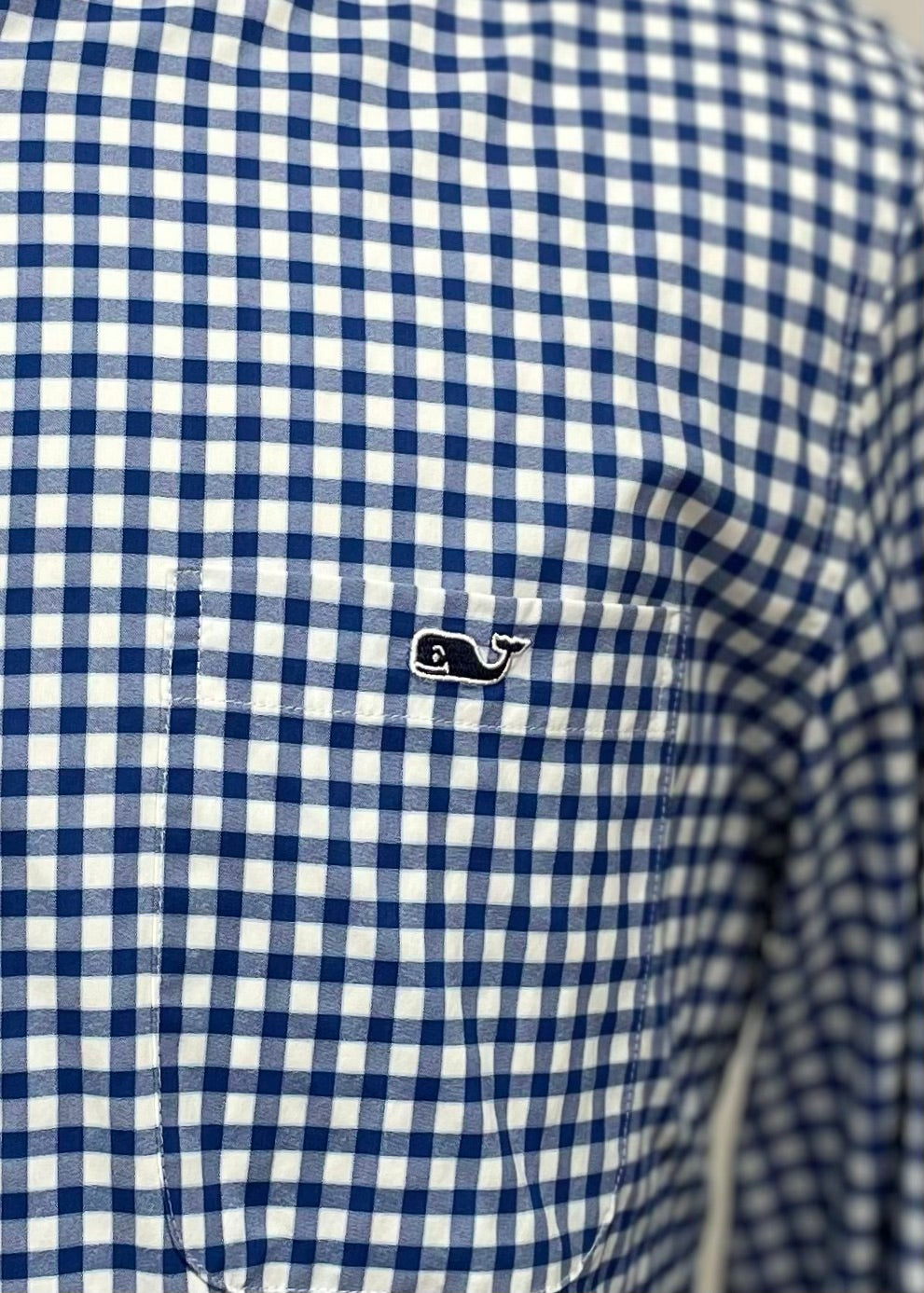 Camisa de botones Vineyard Vines 🐳 Performance con patrón de cuadros en color azul y blanco Talla M Entalle Clásico