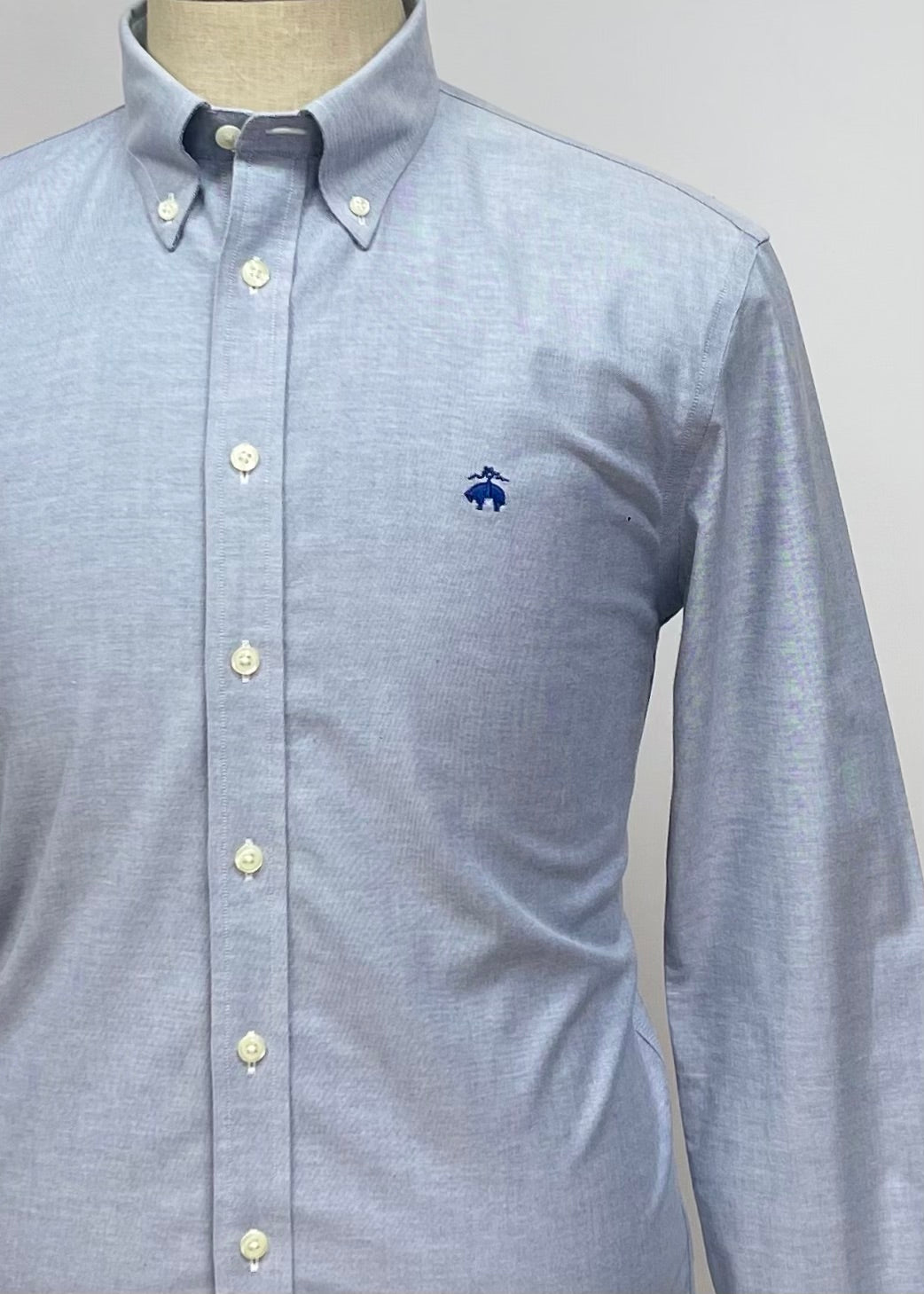 Camisa Brooks Brothers 🐑 color celeste claro tornasol Talla M Entalle Slim Fit