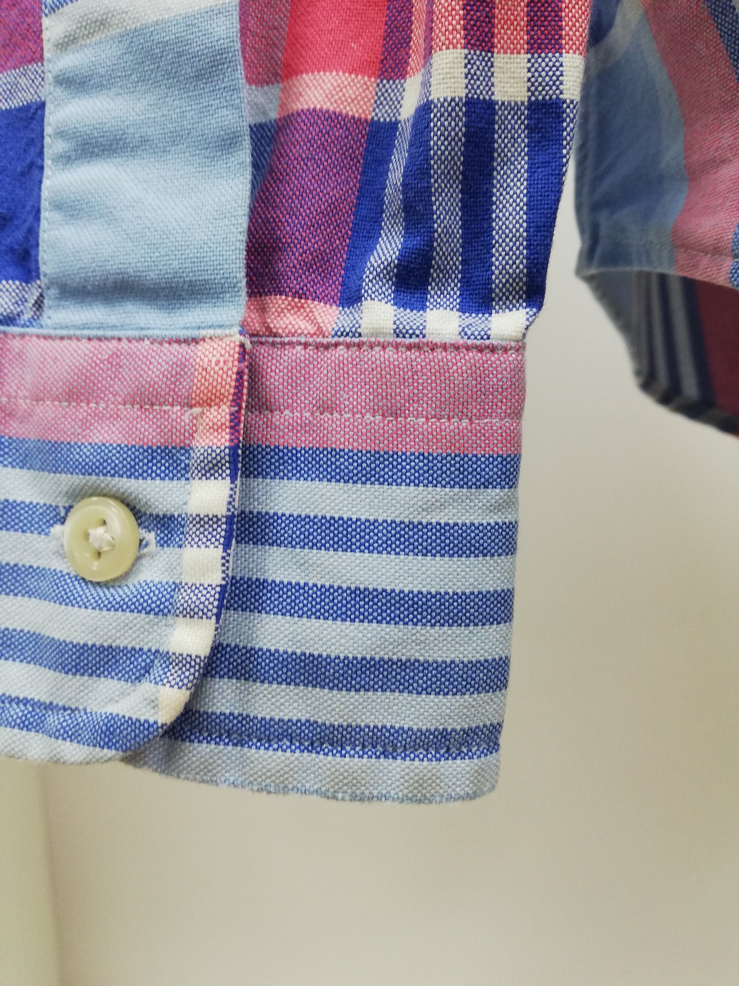 Camisa Polo Ralph Lauren 🏇🏼 Oxford con patron de cuadros tartán en color celeste, azul y rosado Talla M Entalle Clásico (ver descripción)