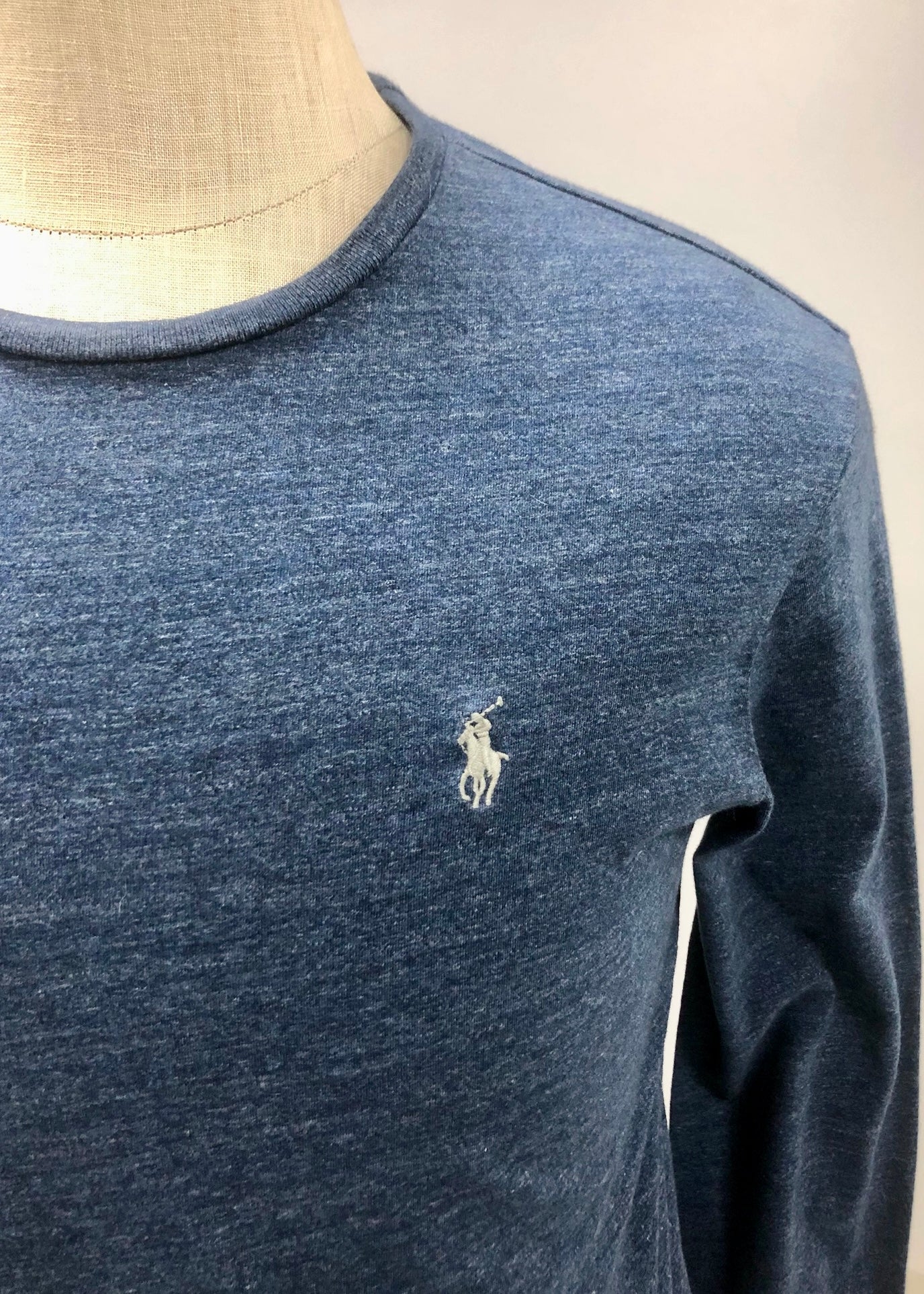 Camiseta cuello redondo Polo Ralph Lauren 🏇🏼 color azul grisáceo manga larga Talla S Entalle Regular