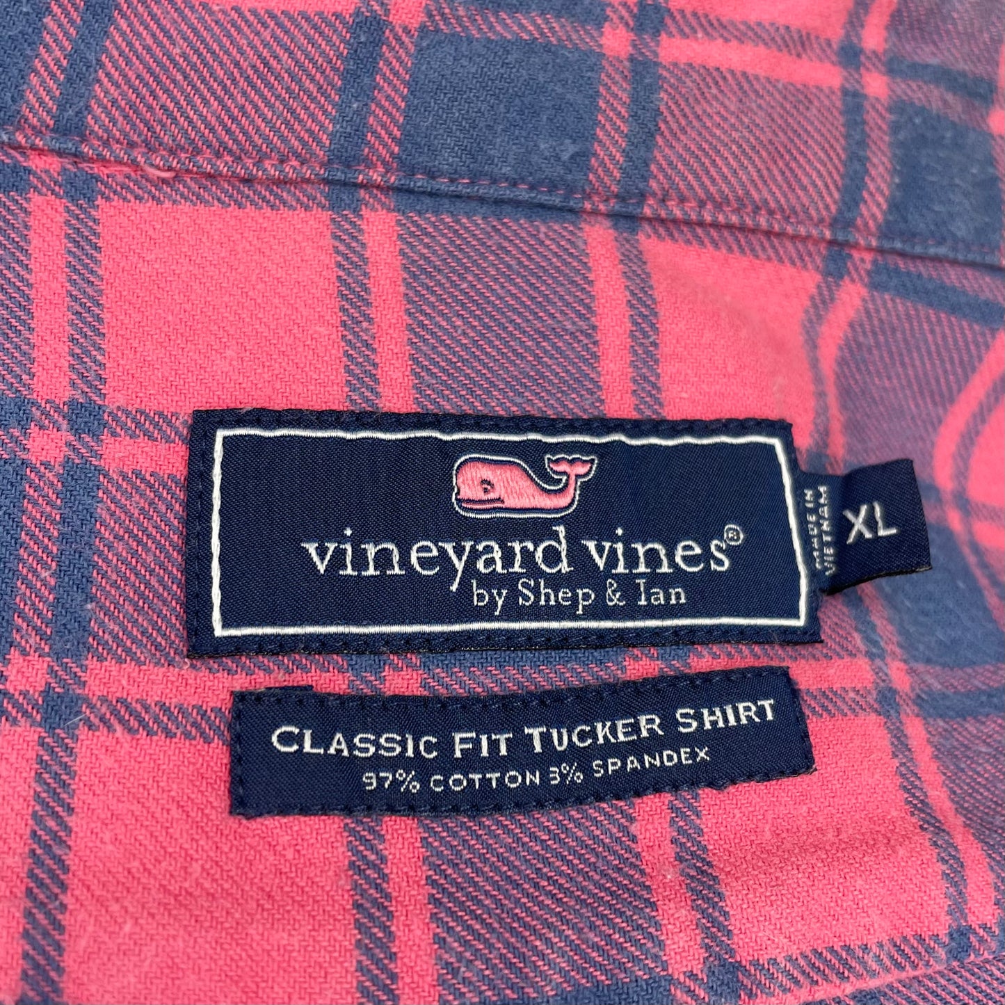 Camisa de botones Vineyard Vines 🐳 color rosado magenta de cuadros en color azul Talla XL Entalle Clásico