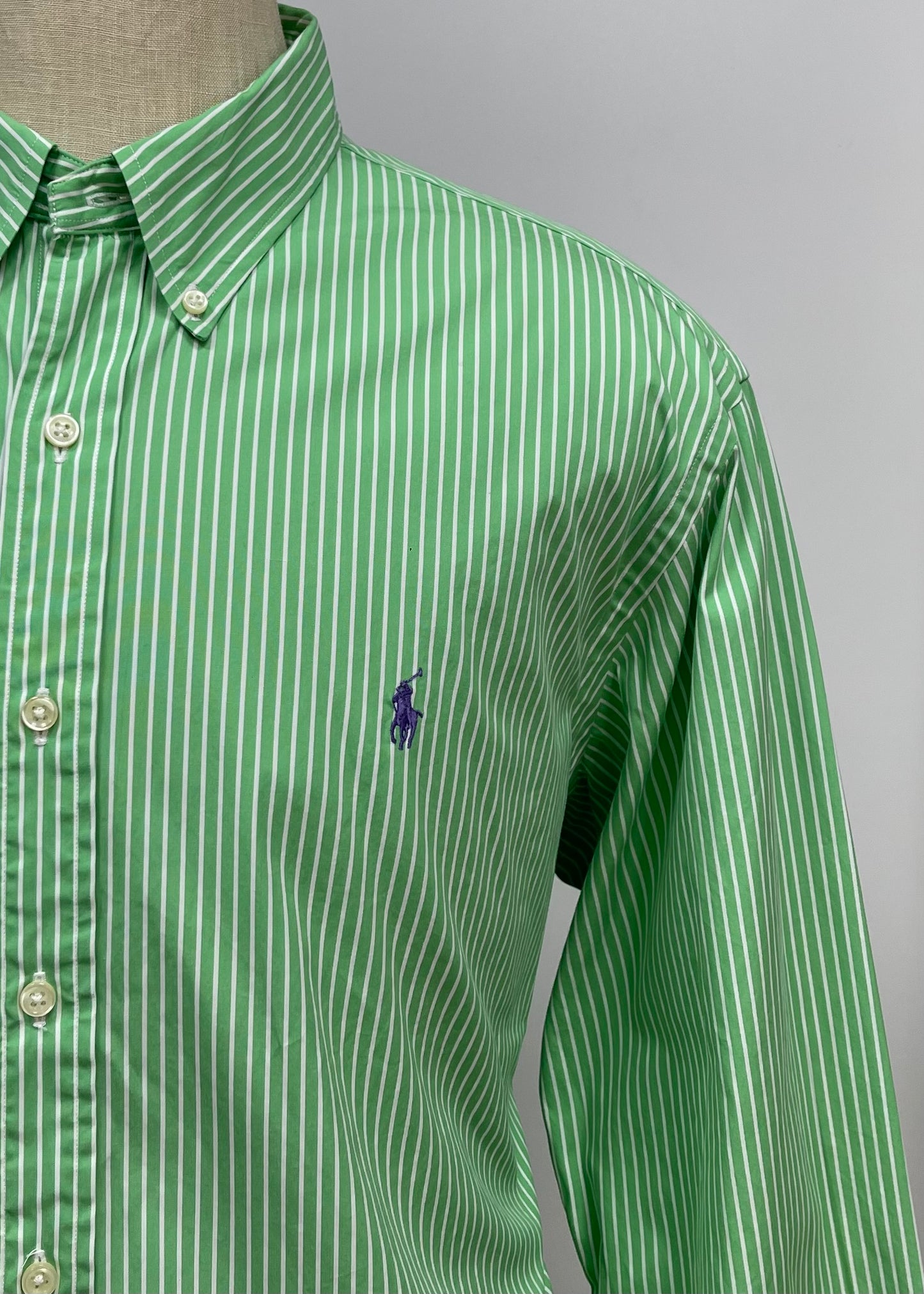 Camisa Polo Ralph Lauren 🏇🏼 color verde con patron de rayas en color blanco Talla XXL Entalle Custom Fit