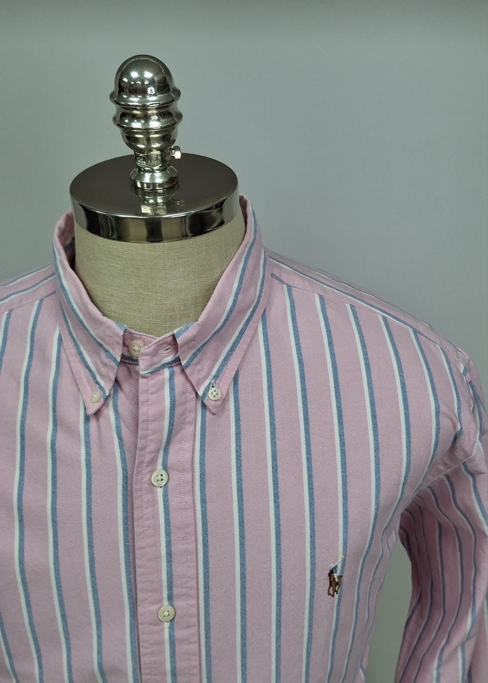 Camisa Polo Ralph Lauren 🏇🏼 Oxford color rosado con rayas en color celeste y blanco Talla XL Entalle Clásico