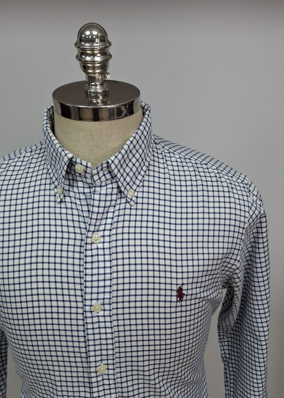 Camisa Polo Ralph Lauren 🏇🏼 Color blanco de cuadros en color azul Talla M Entalle Regular