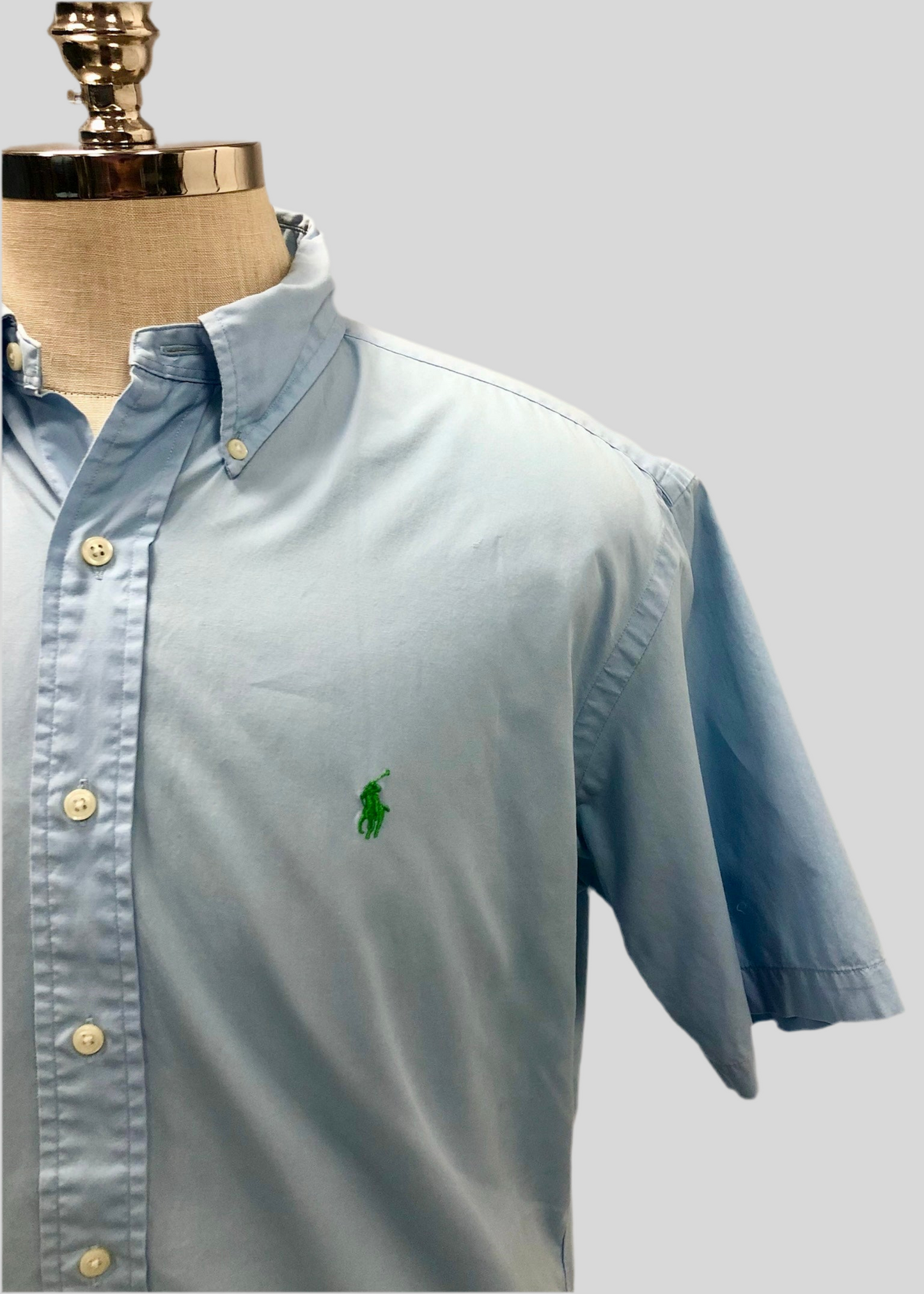 Camisa de botones Polo Ralph Lauren 🏇🏼 Color celeste Talla M Entalle Clásico