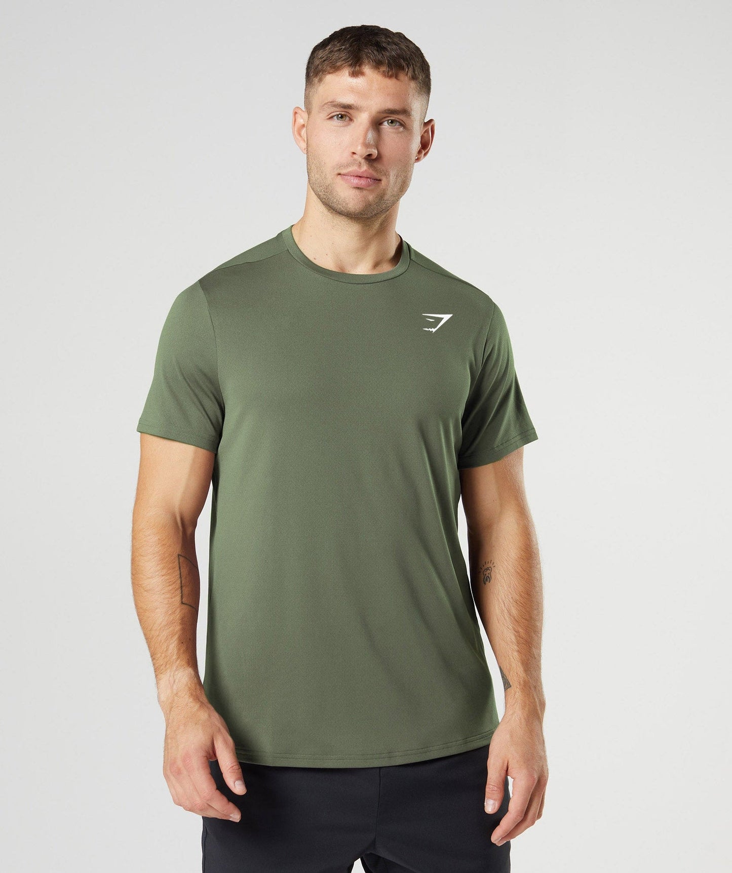 Camiseta de entrenamiento cuello redondo Gymshark 🏋🏽 color verde oliva manga corta Talla XL