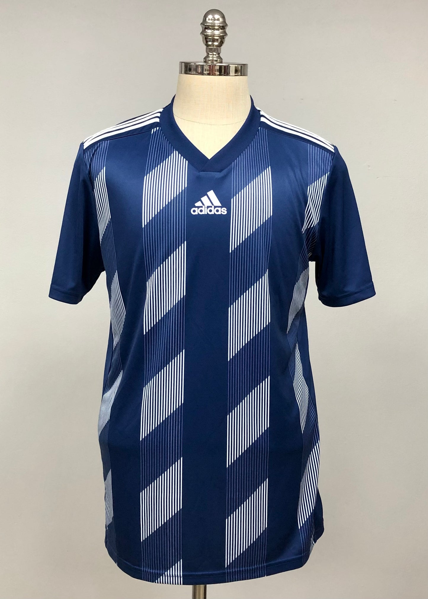 Camiseta de entrenamiento Adidas ⚽️ Patron de rayas en azul y blanco Talla Large