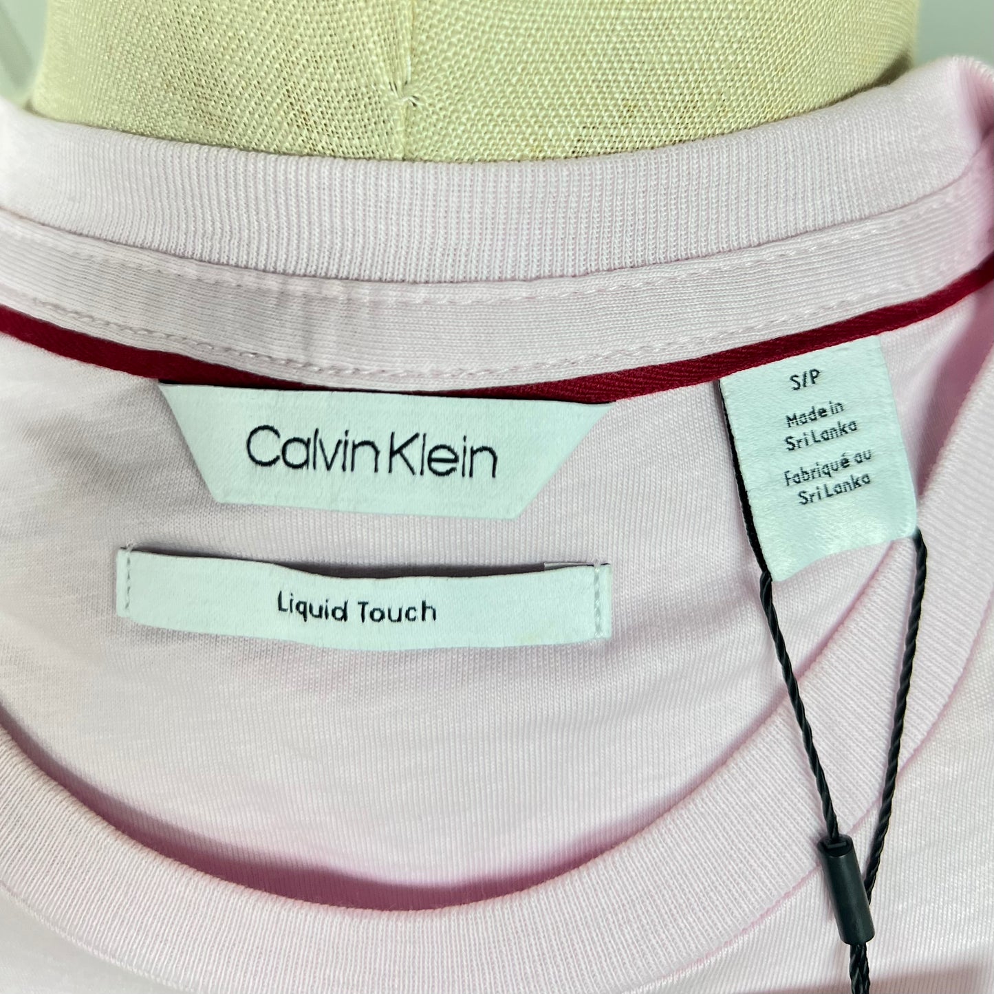 Camiseta cuello Redondo Calvin Klein 🇺🇸 color rosado claro Talla S