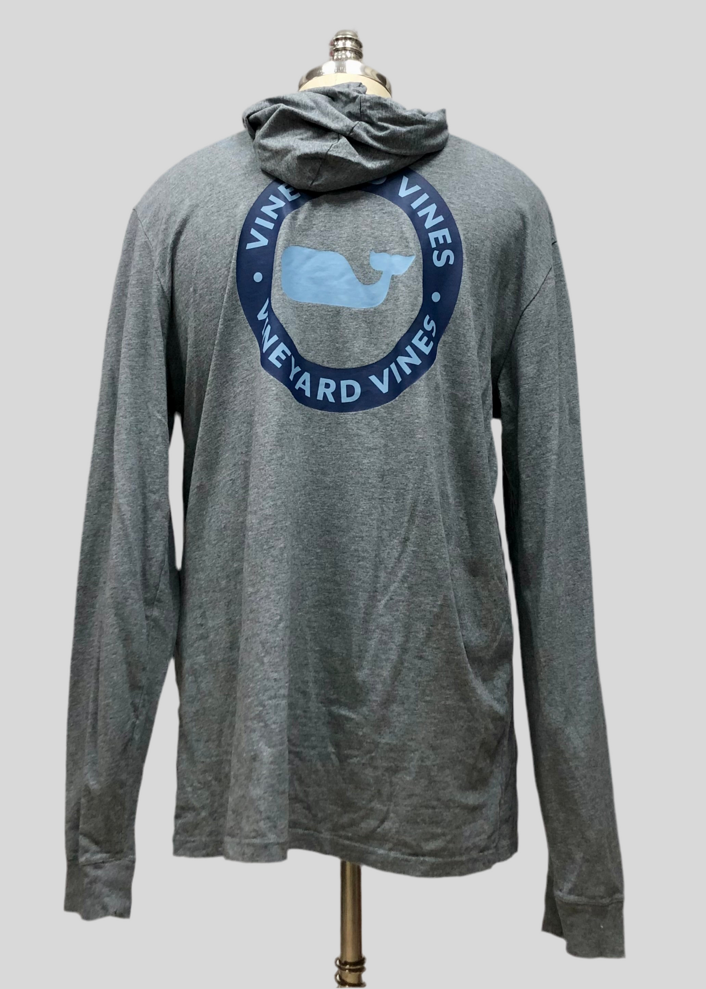 Camiseta con capucha Vineyard Vines 🐳 color gris oscuro con Diseño de Ballena en celeste Talla L