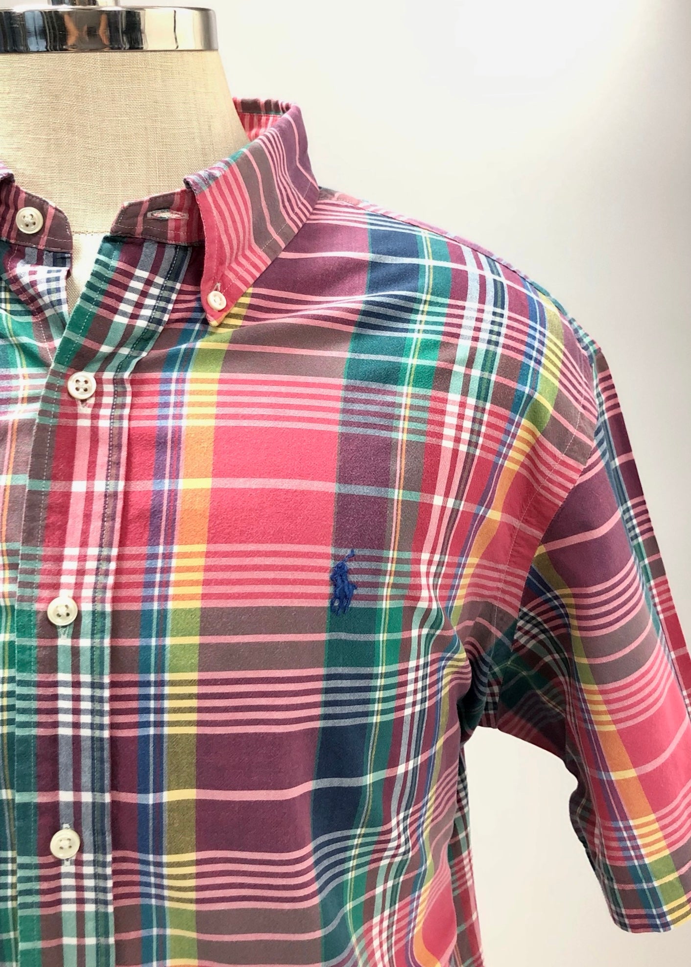 Camisa Polo Ralph Lauren 🏇🏼 con patron de cuadros tartan en rojo, azul y verde Talla XL Entalle Clásico