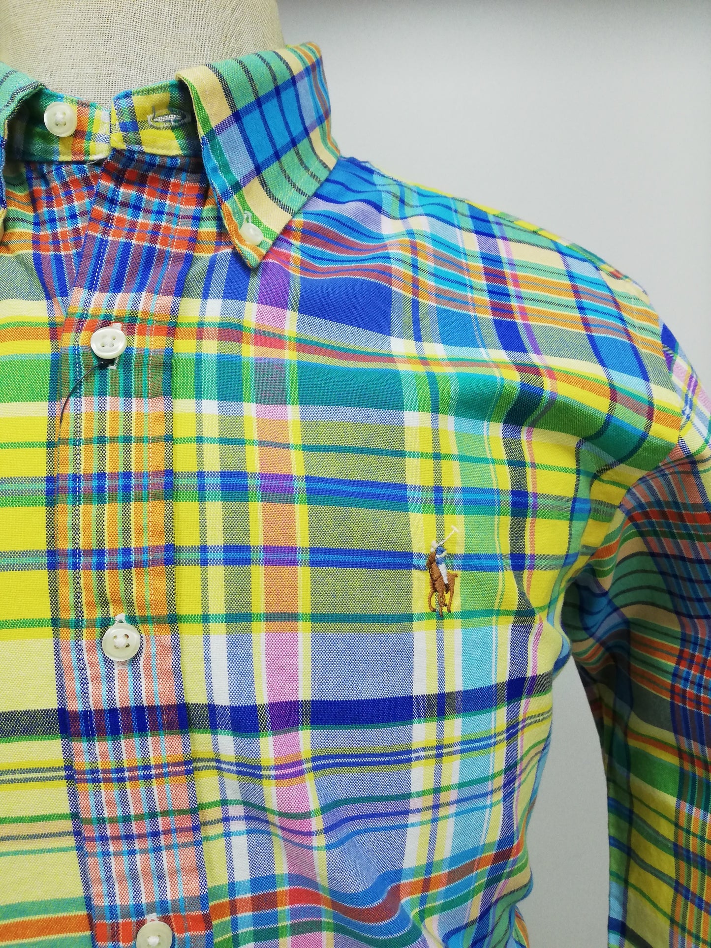 Camisa Polo Ralph Lauren 🏇🏼 con patron de cuadros tartán multicolor Talla M Entalle Clásico